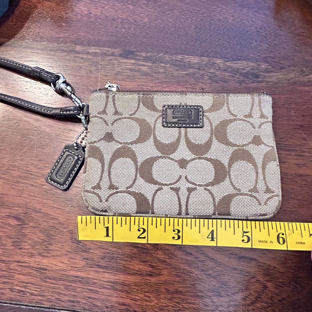 Coach Coach Logo C Wristlet Brown Tan With Leather Tag Size ONE SIZE - 7 Thumbnail