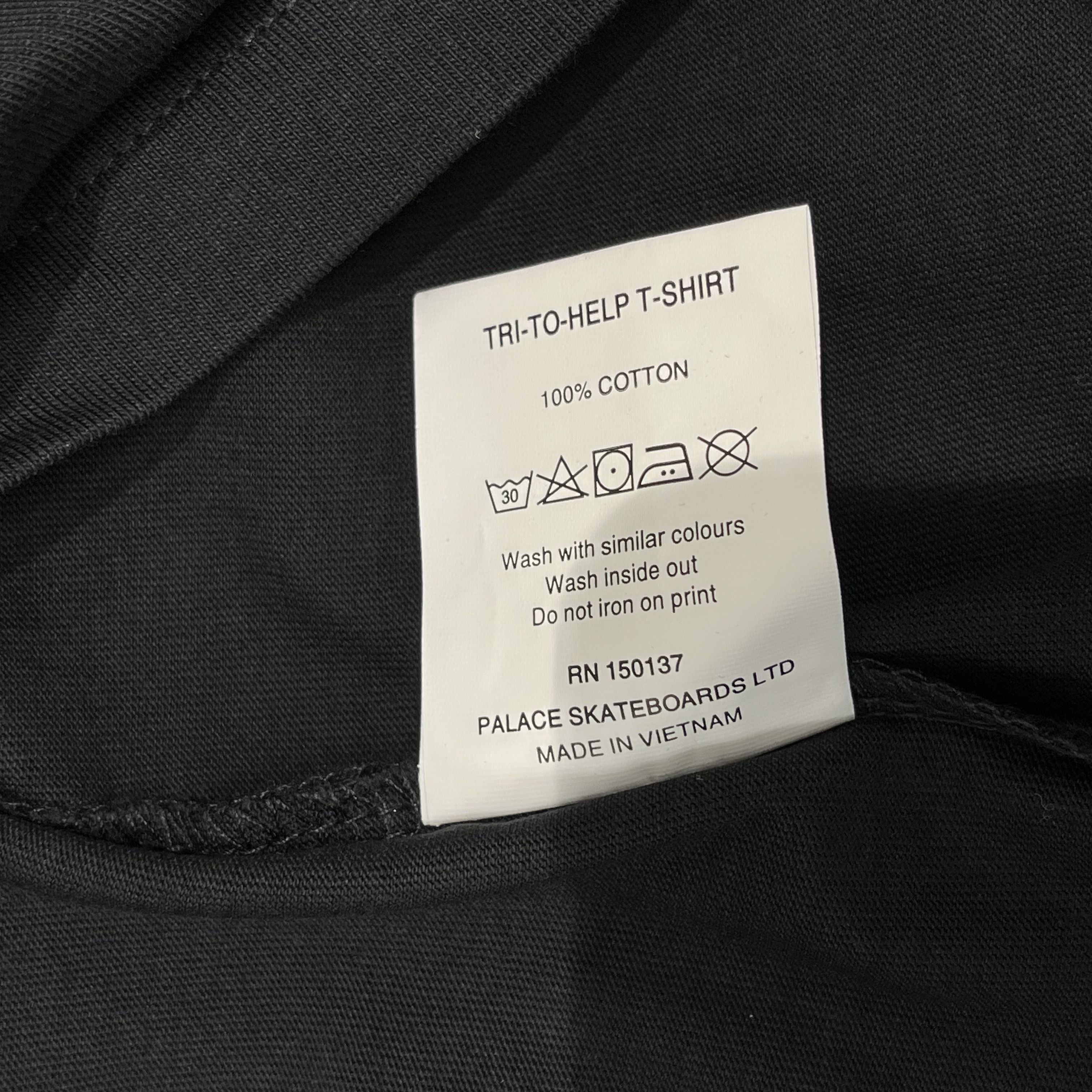Palace Palace Tri-To-Help Tee Black/Lilac Size US XL / EU 56 / 4 - 7 Thumbnail