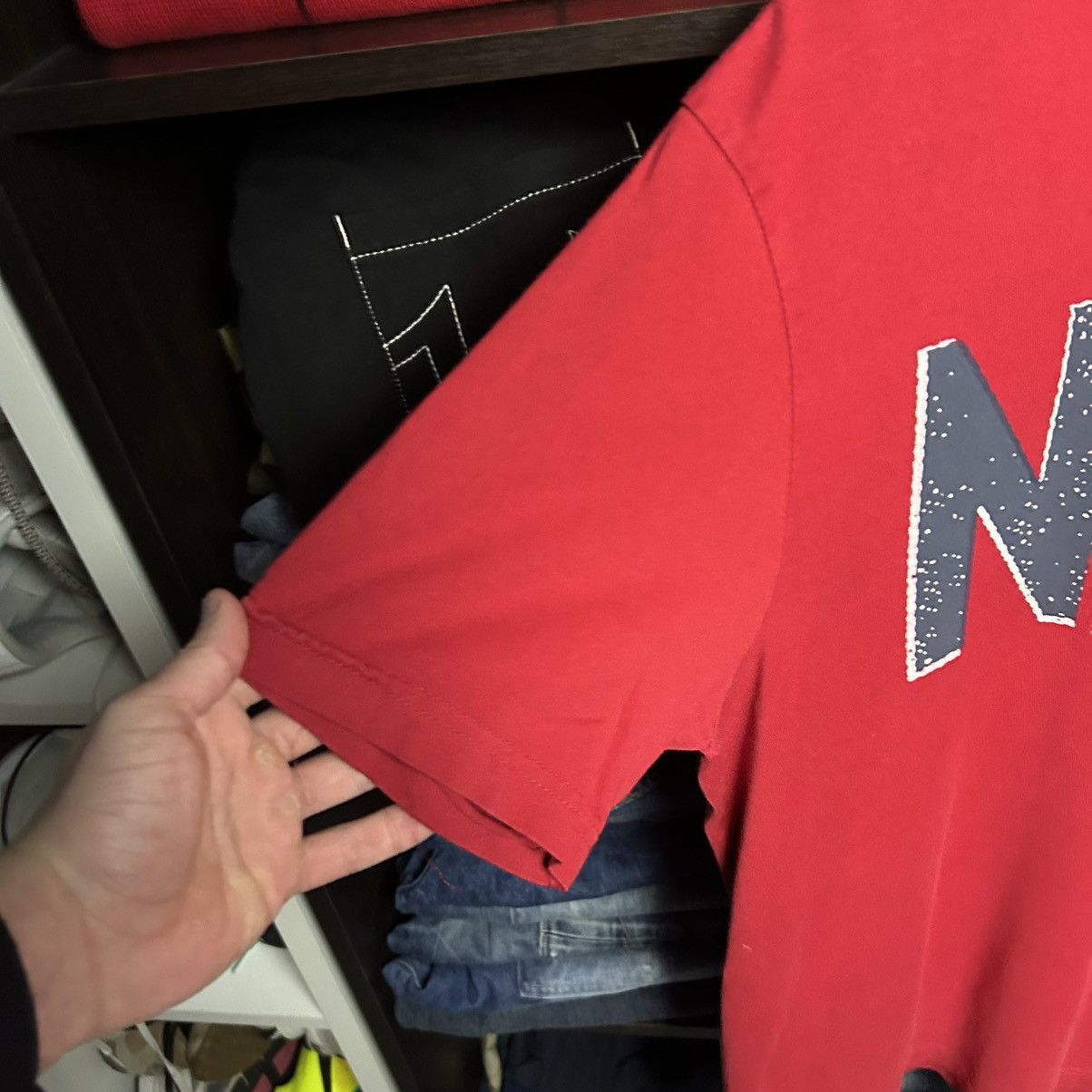Nike Vintage Nike Big Logo 2012 Red Streetwear basic tee size L Size US L / EU 52-54 / 3 - 5 Thumbnail