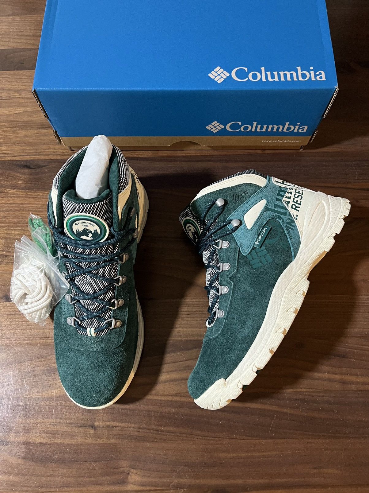 image of For Columbia Newton Ridge Midnight Teal Snow Size 11 Shoes in Green, Men's