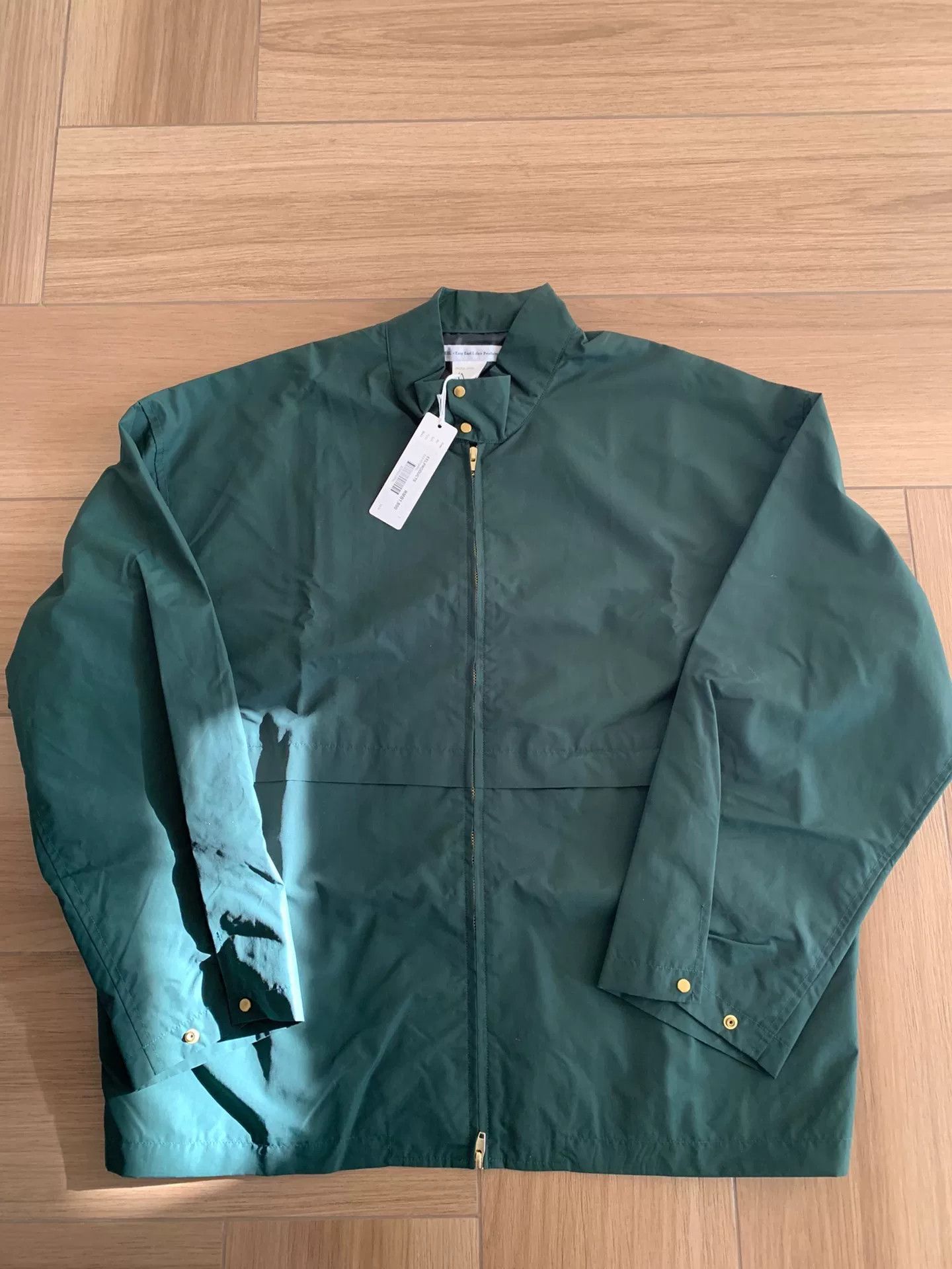UNIVERSAL PRODUCTS. green windbreaker with zip front and collar Size US L / EU 52-54 / 3 - 1 Thumbnail