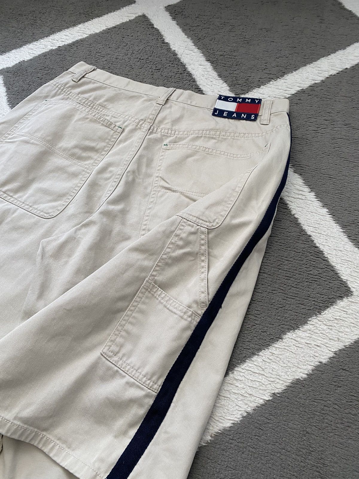 Tommy Hilfiger × Vintage Vintage Y2K Tommy Hilfiger baggy jorts shorts Size US 33 - 10 Thumbnail