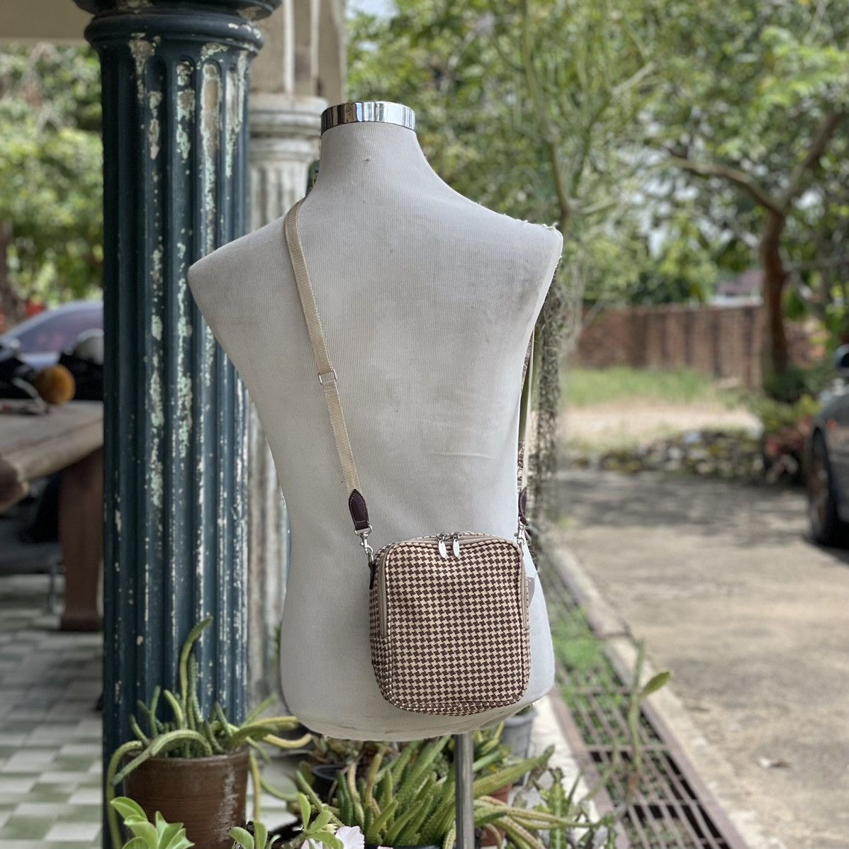 Designer Norma Kamali Quick Pocket Crossbody Size ONE SIZE - 1 Thumbnail