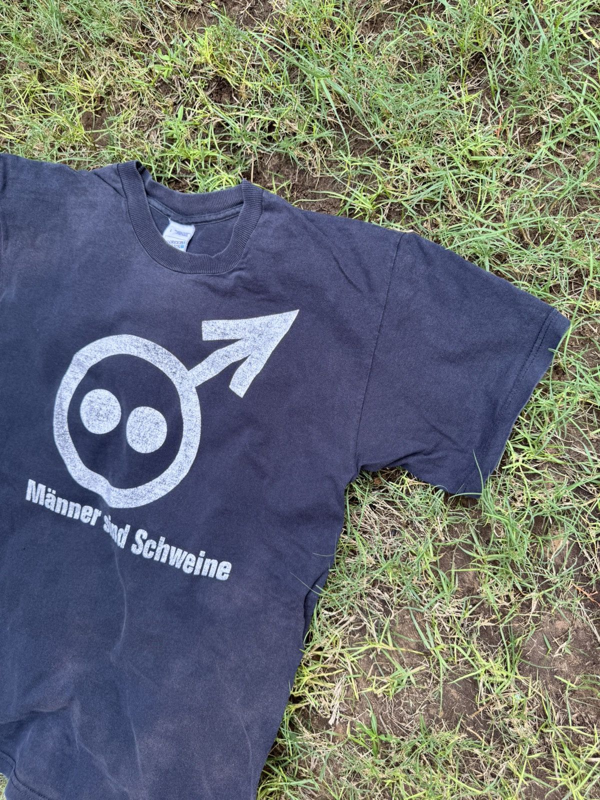 Vintage Vintage Männer sind Schweine T-shirt 90s Size US L / EU 52-54 / 3 - 5 Thumbnail