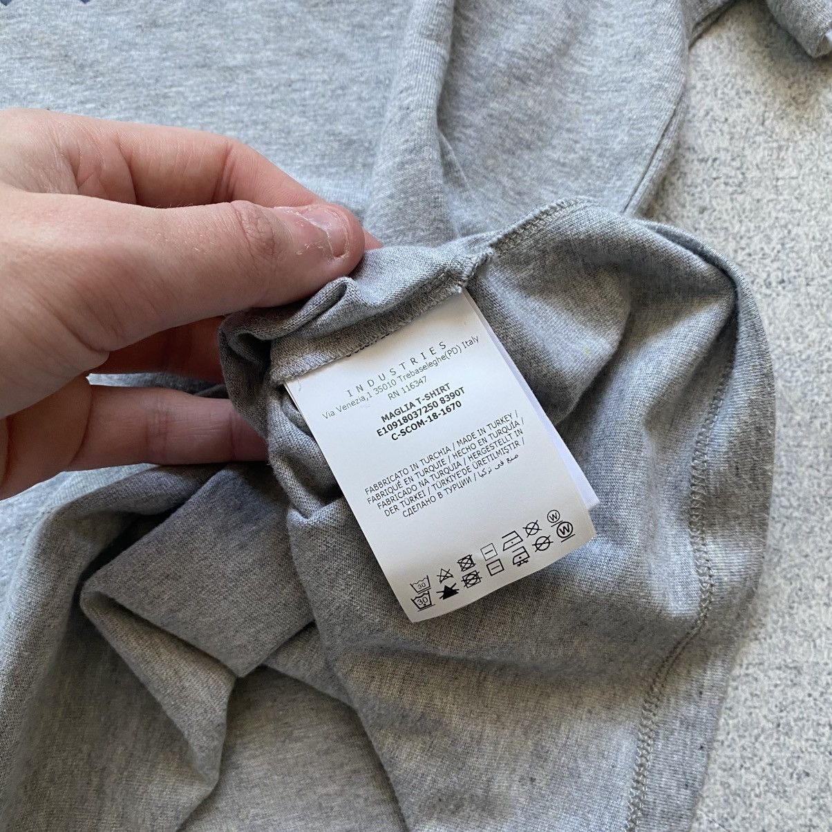 Moncler Moncler t shirt Size US S / EU 44-46 / 1 - 6 Thumbnail