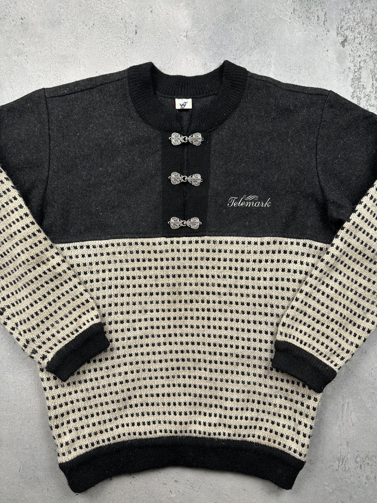 Dale Of Norway Vintage Norwegian Telemark Wool Knit Sweater Toggle Buttons Size US L / EU 52-54 / 3 - 8 Thumbnail