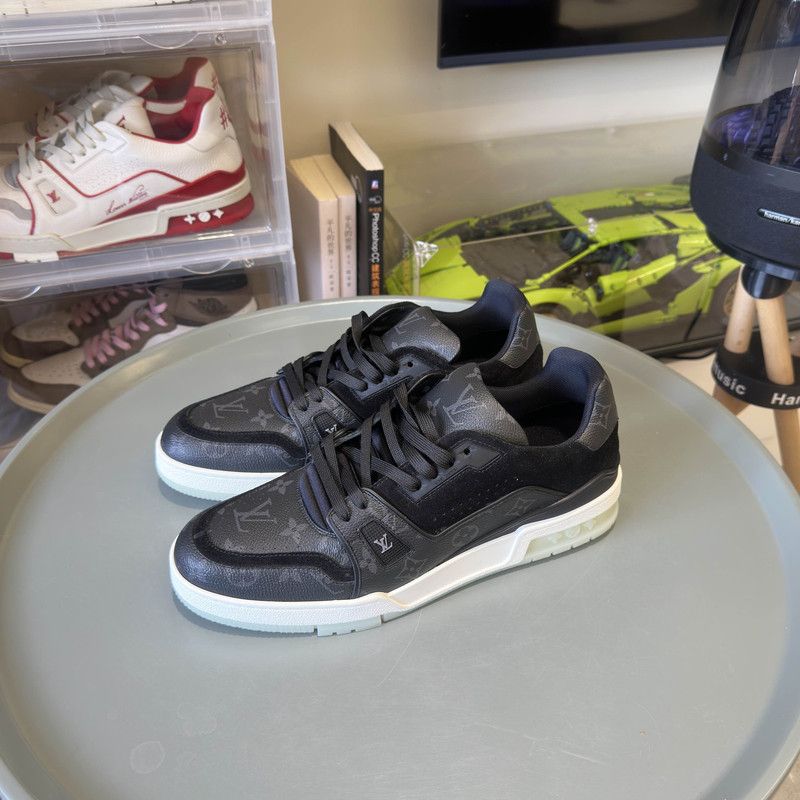 Louis Vuitton Louis Vuitton Black Trainer Sneakers 0079 Size US 10.5 / EU 43-44 - 1 Thumbnail