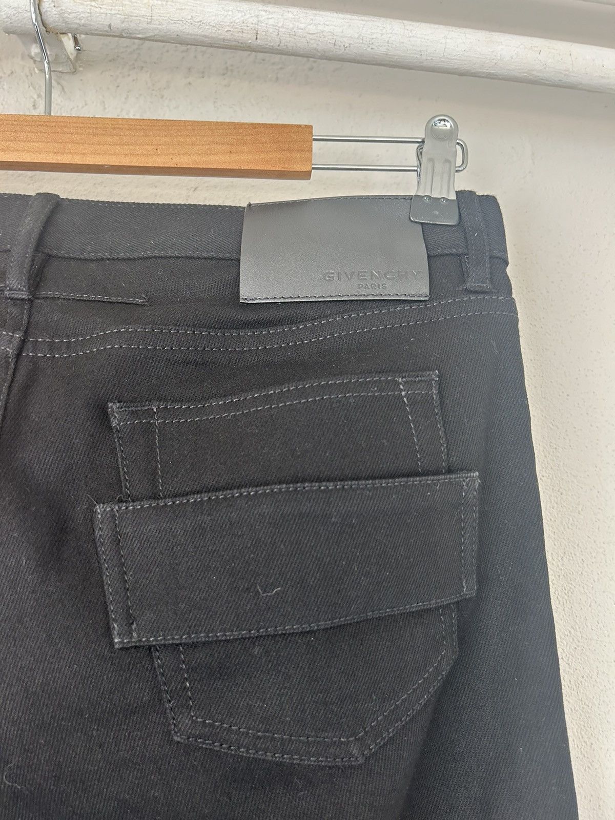 Givenchy Black Slim-Fit Jeans with Red Graphic Patch Size US 31 - 4 Thumbnail