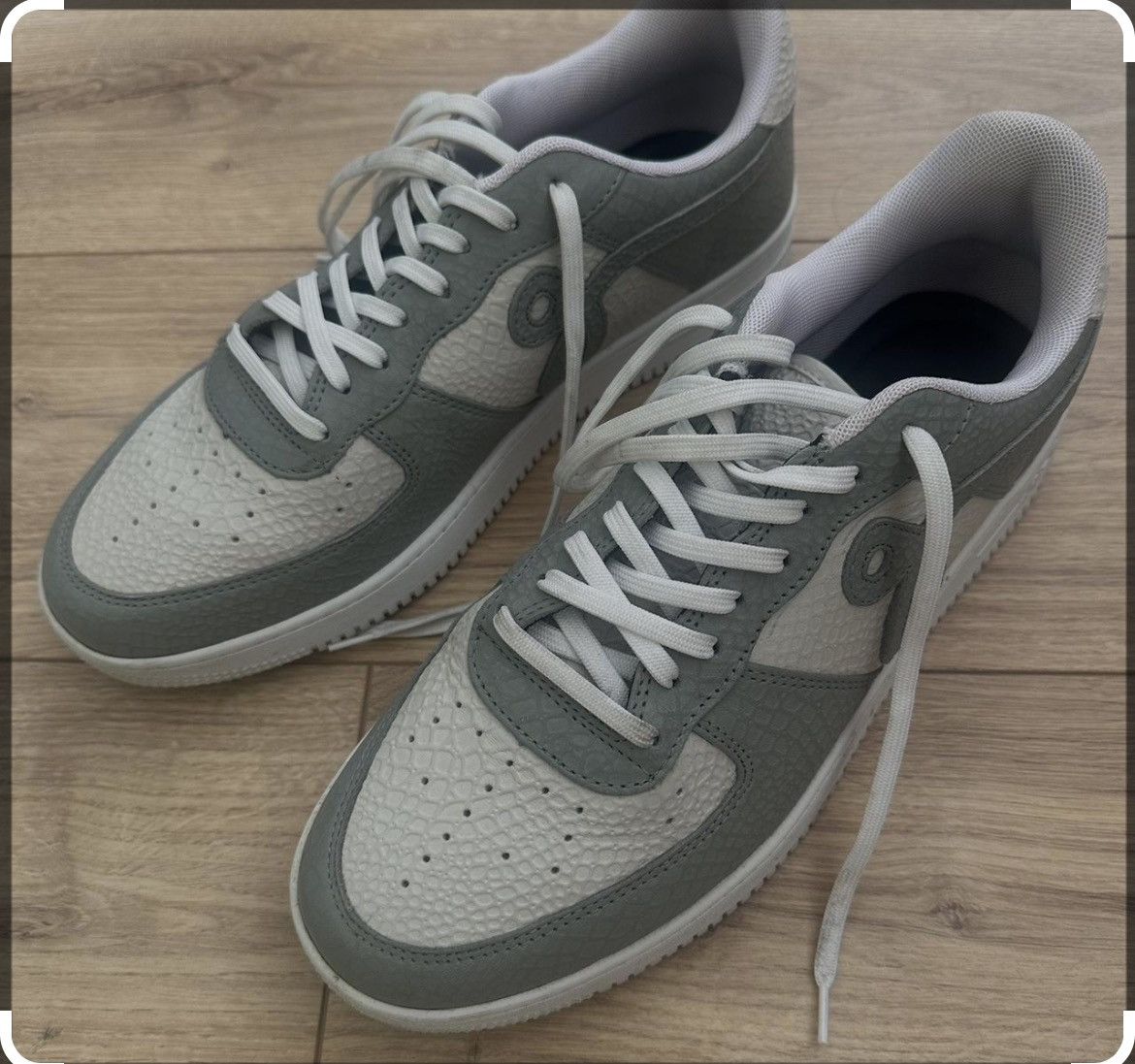 John Geiger Gray and white pebbled leather GF-01’s Size US 13 / EU 46 - 6 Thumbnail