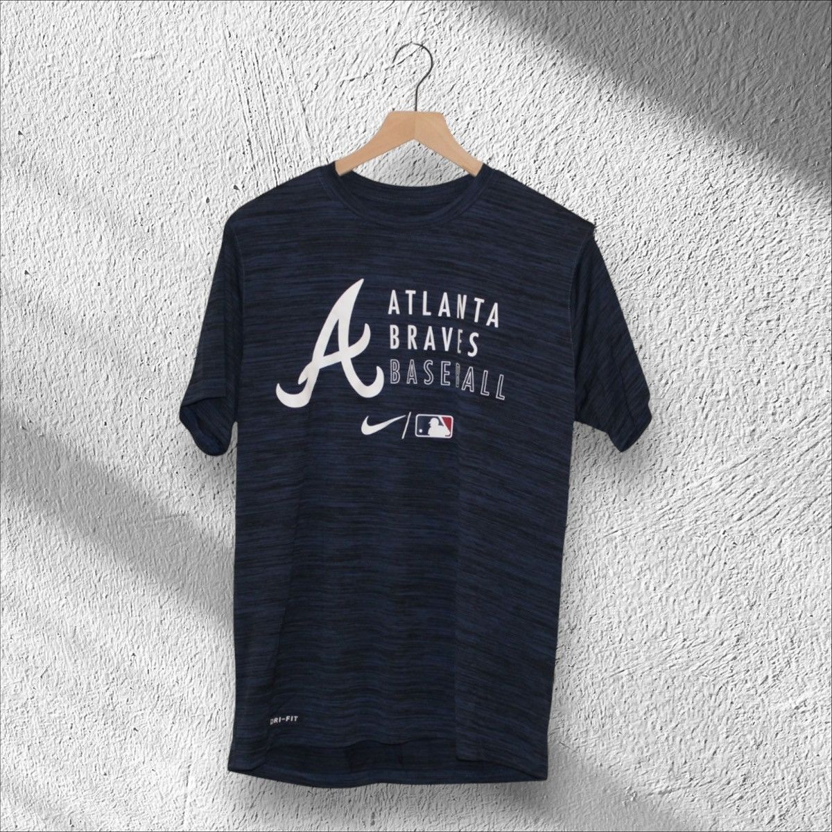 Nike Atlanta Braves Nike Dri-Fit Velocity Practice Shirt Large Size US L / EU 52-54 / 3 - 1 Thumbnail