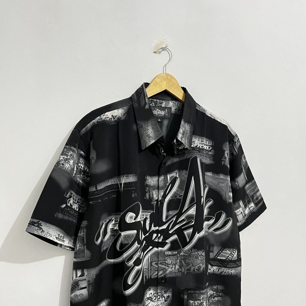 Japanese Brand Southpole Grafity Button Up - JUN25 Size US XL / EU 56 / 4 - 3 Thumbnail