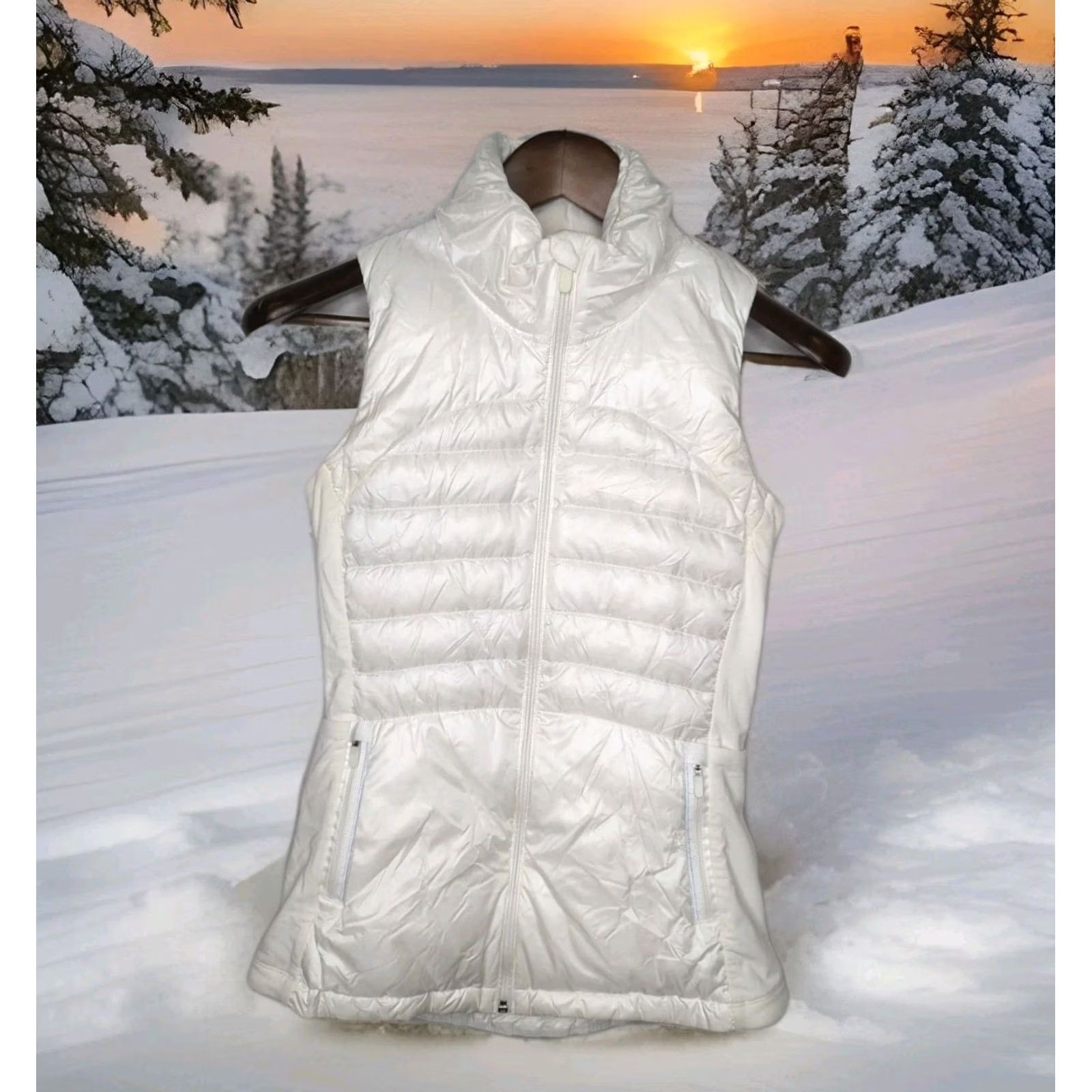 Lululemon Lululemon Down For A Run Quilted Puffer Vest Running Jacket Womens Small 4 White Size S / US 4 / IT 40 - 4 Thumbnail
