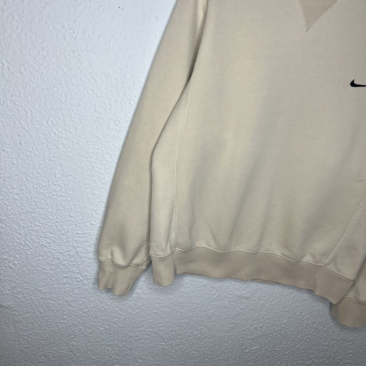 Nike Vintage Nike Sweatshirt Crewneck Beige Logo Swoosh Retro Y2K Size US S / EU 44-46 / 1 - 2 Thumbnail