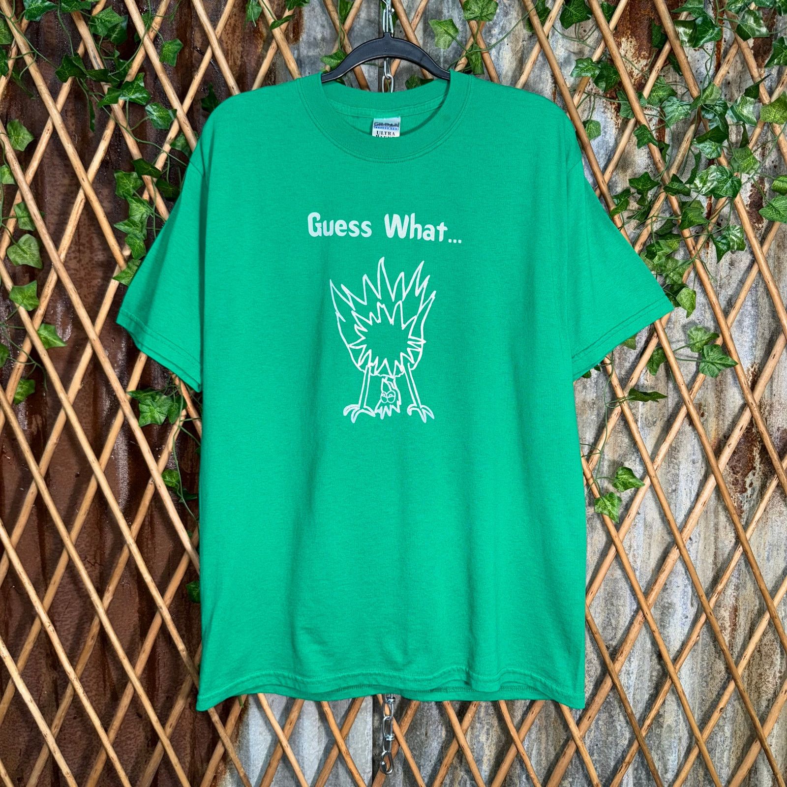 Gildan Vintage Y2K guess what chicken butt drawing humor 00s tshirt Size US L / EU 52-54 / 3 - 1 Thumbnail