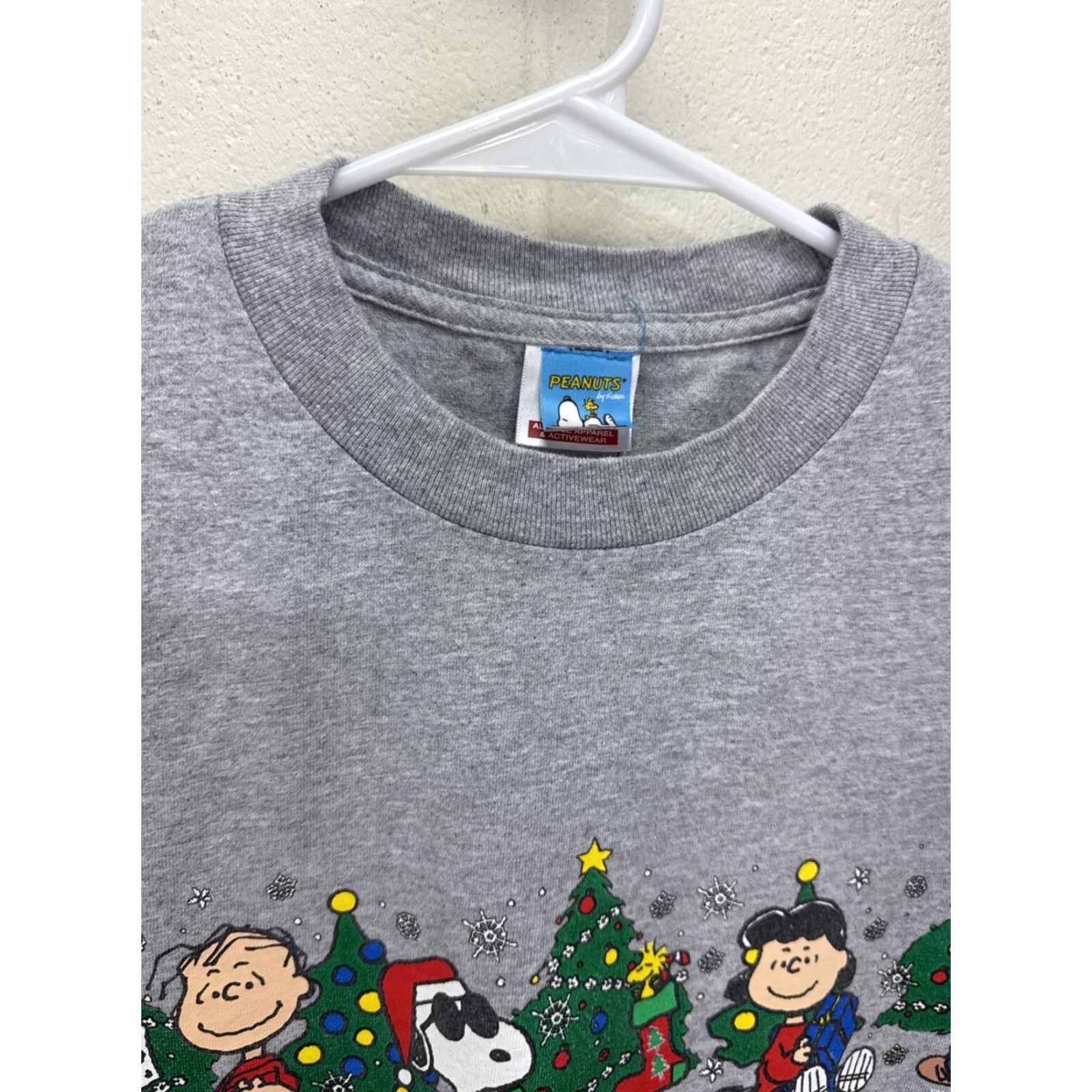Peanuts VINTAGE Peanuts Christmas Shirt Mens Medium Cartoon Graphic T-Shirt Gray 2000s Holiday Snoopy Size US M / EU 48-50 / 2 - 5 Thumbnail