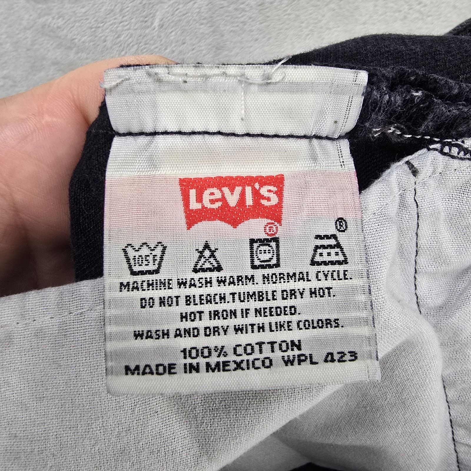 Levi's Vintage Levi 501 Jeans Mens 33 x34 (Fits 30x30) Black Y2K Size US 30 / EU 46 - 5 Thumbnail