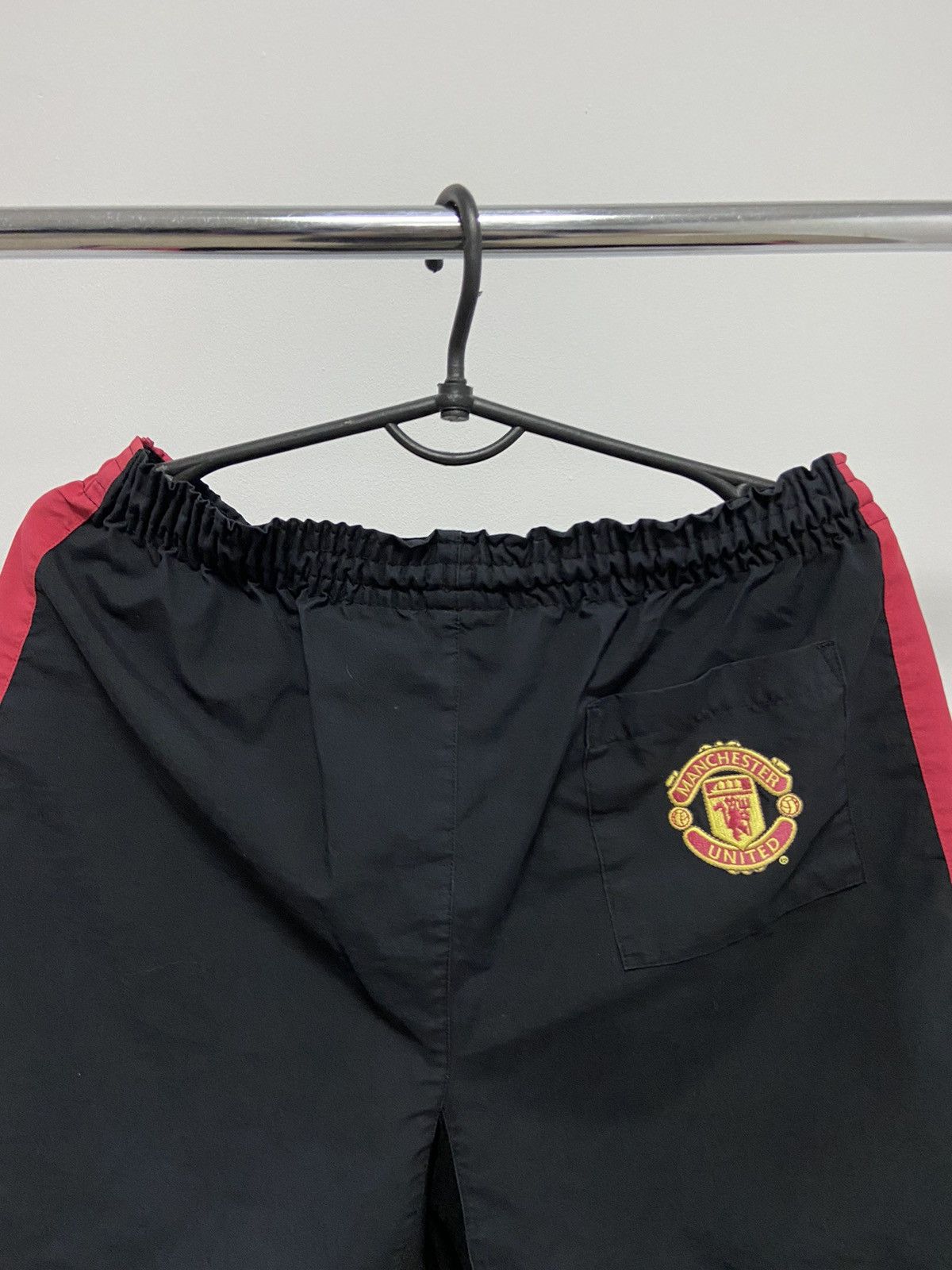 Nike × Vintage Nike Manchester United Shorts Vintage Logo Nylon Y2K Size US 30 / EU 46 - 2 Thumbnail