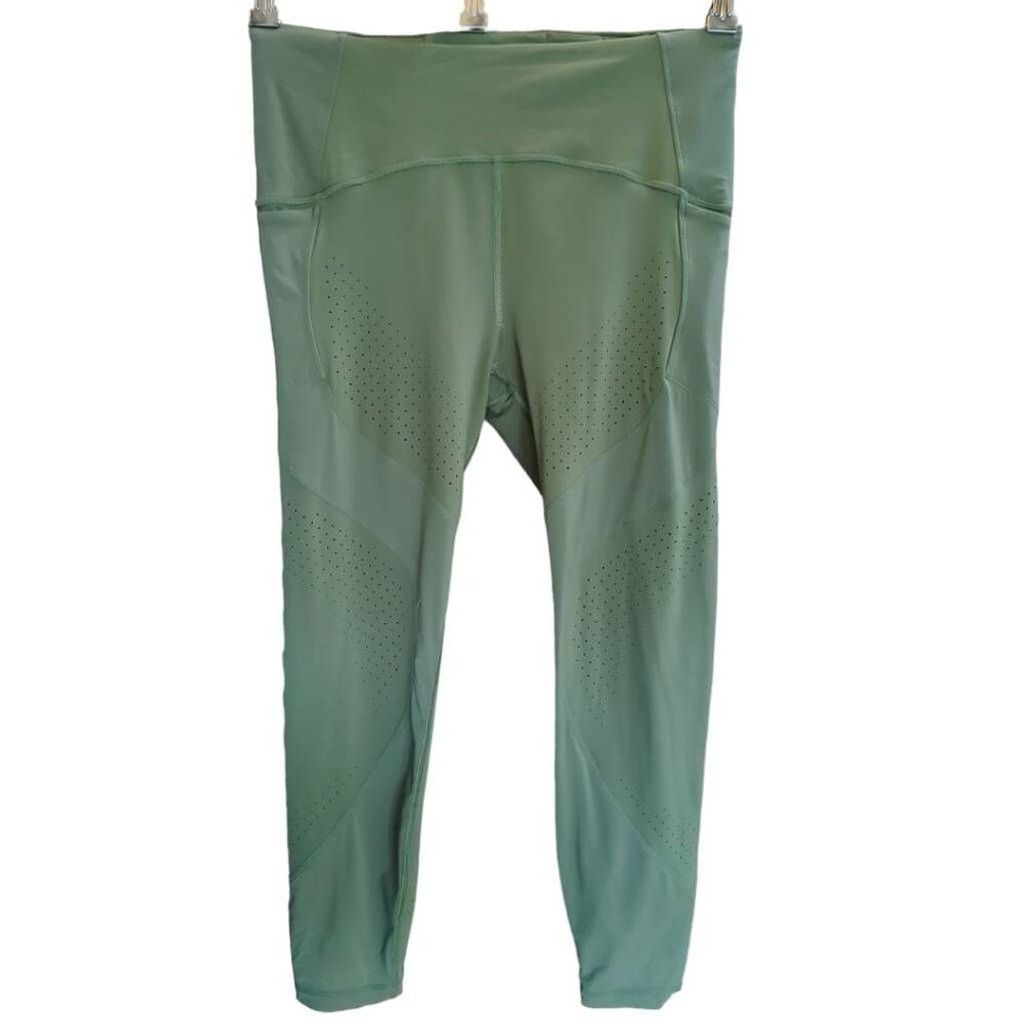 Lululemon Lululemon Size 10 Uncovered Strength HighRise Crop Legging Size 32" / US 10 / IT 46 - 1 Thumbnail