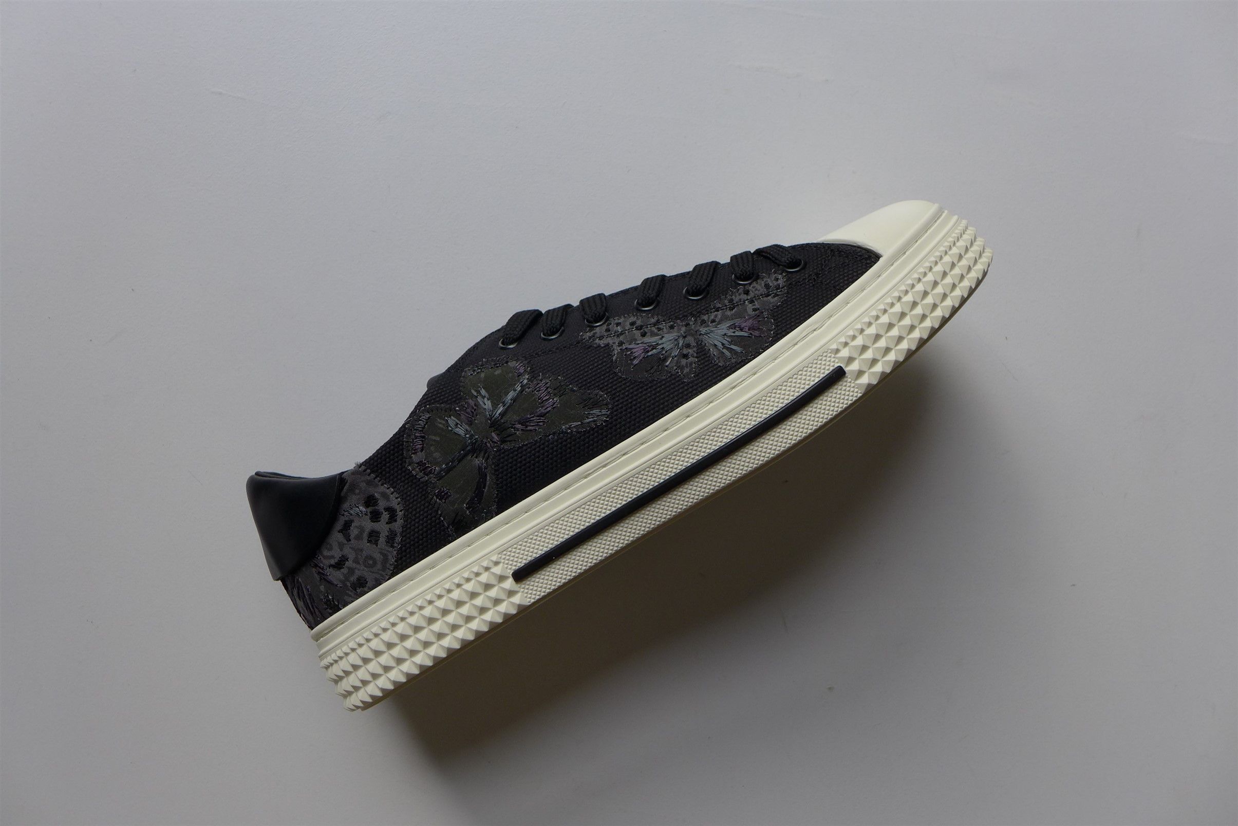 Valentino Valentino CamuButterfly Embroidered Black Sneakers Size US 10 / EU 43 - 11 Thumbnail