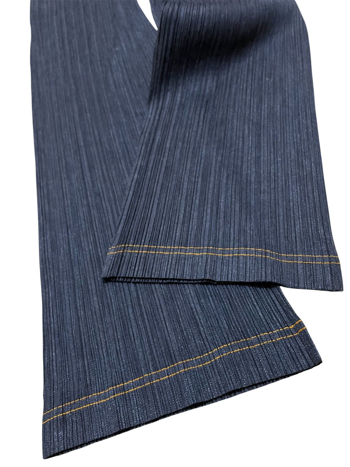 Pleats Please Issey Miyake Pleats Please Denim Transfer Trompe L'oeil Pants Size 34" / US 12 / IT 48 - 3 Thumbnail