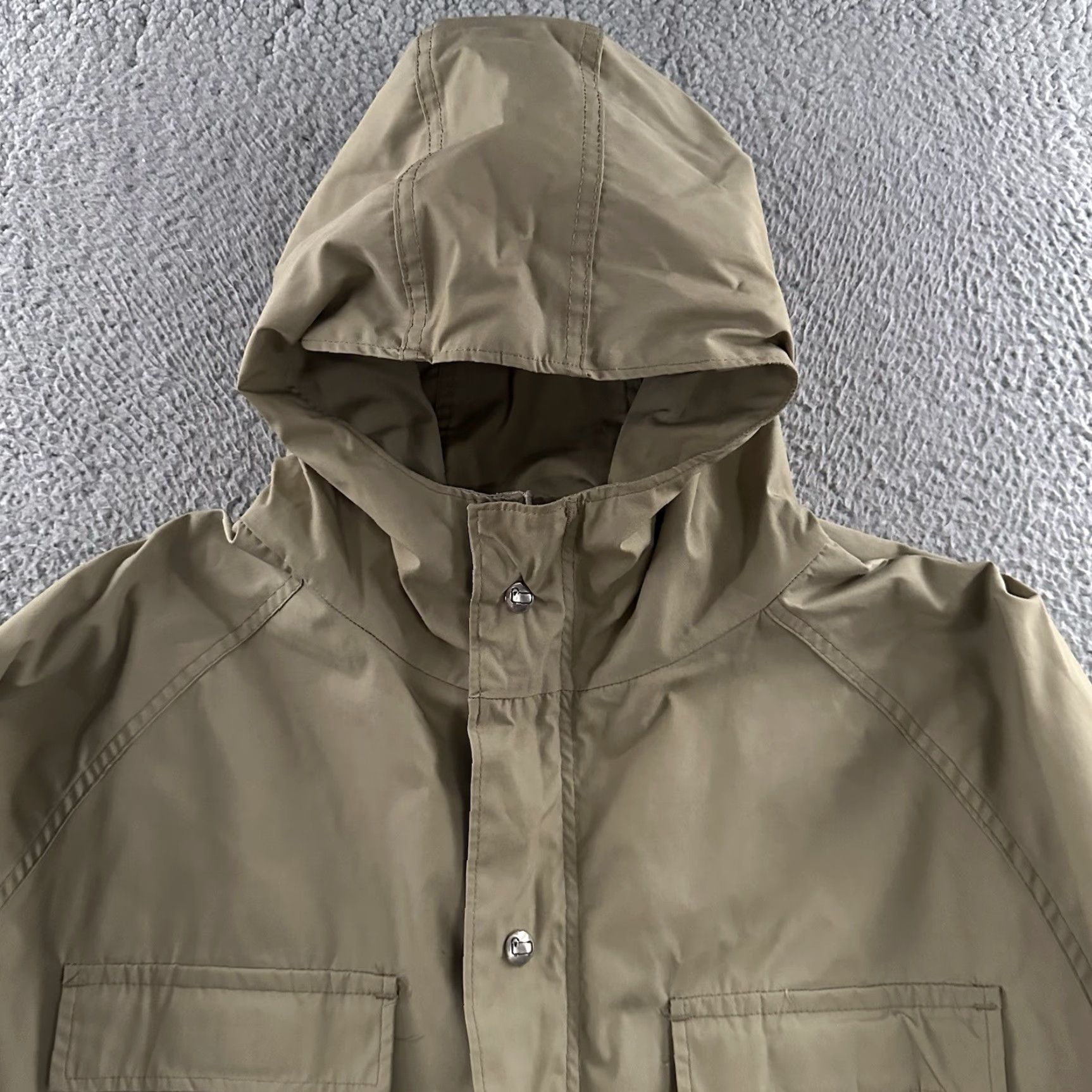 Vintage VINTAGE Woolrich Jacket Parka Mountain Tan Beige L Mens Large Woolrich Jacket Parka Beige L Mens Size US L / EU 52-54 / 3 - 2 Thumbnail