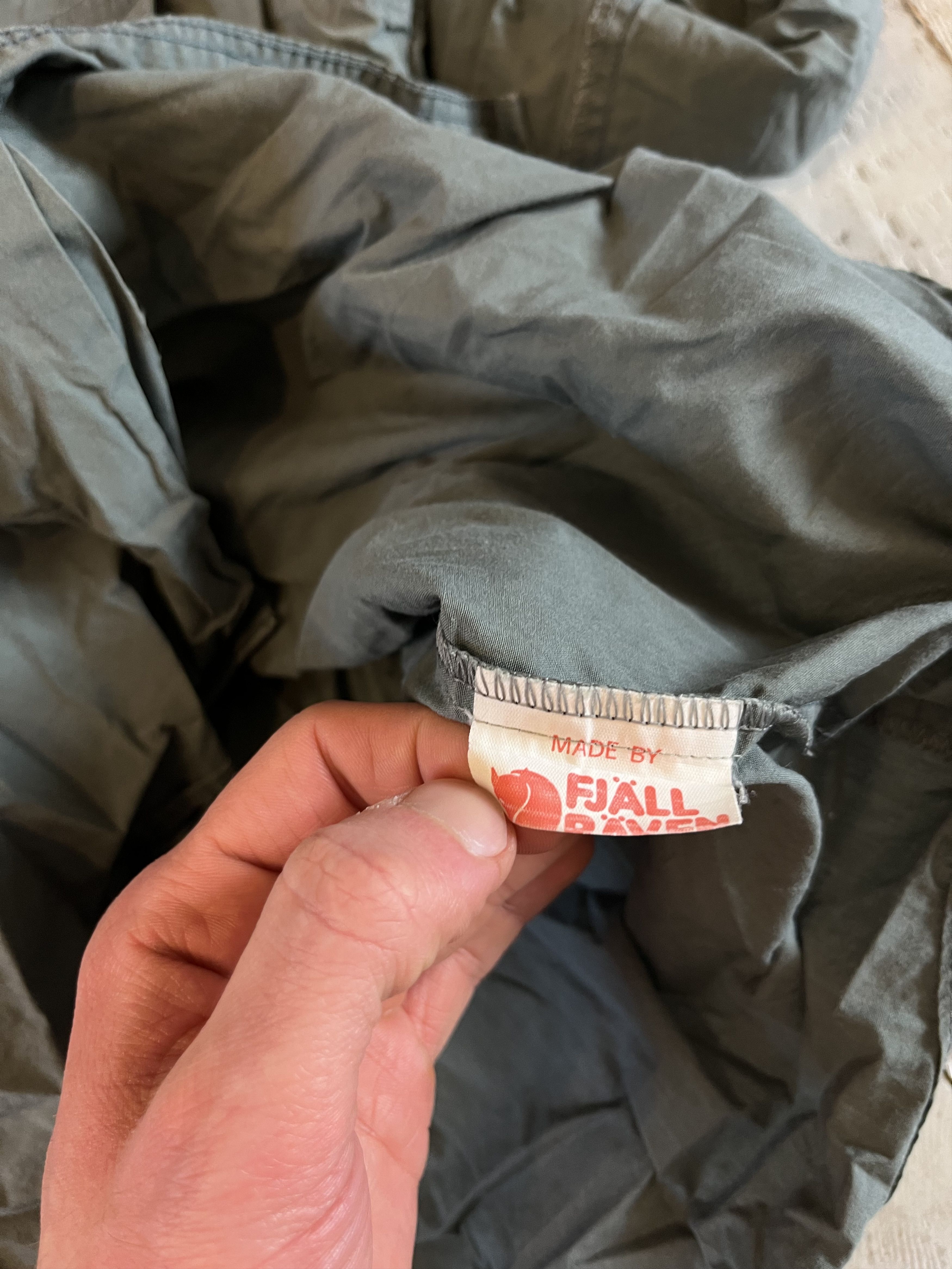 Fjallraven × Vintage Vintage 90s Fjallraven Khaki Embroidered Logo Shirt Size US L / EU 52-54 / 3 - 10 Thumbnail