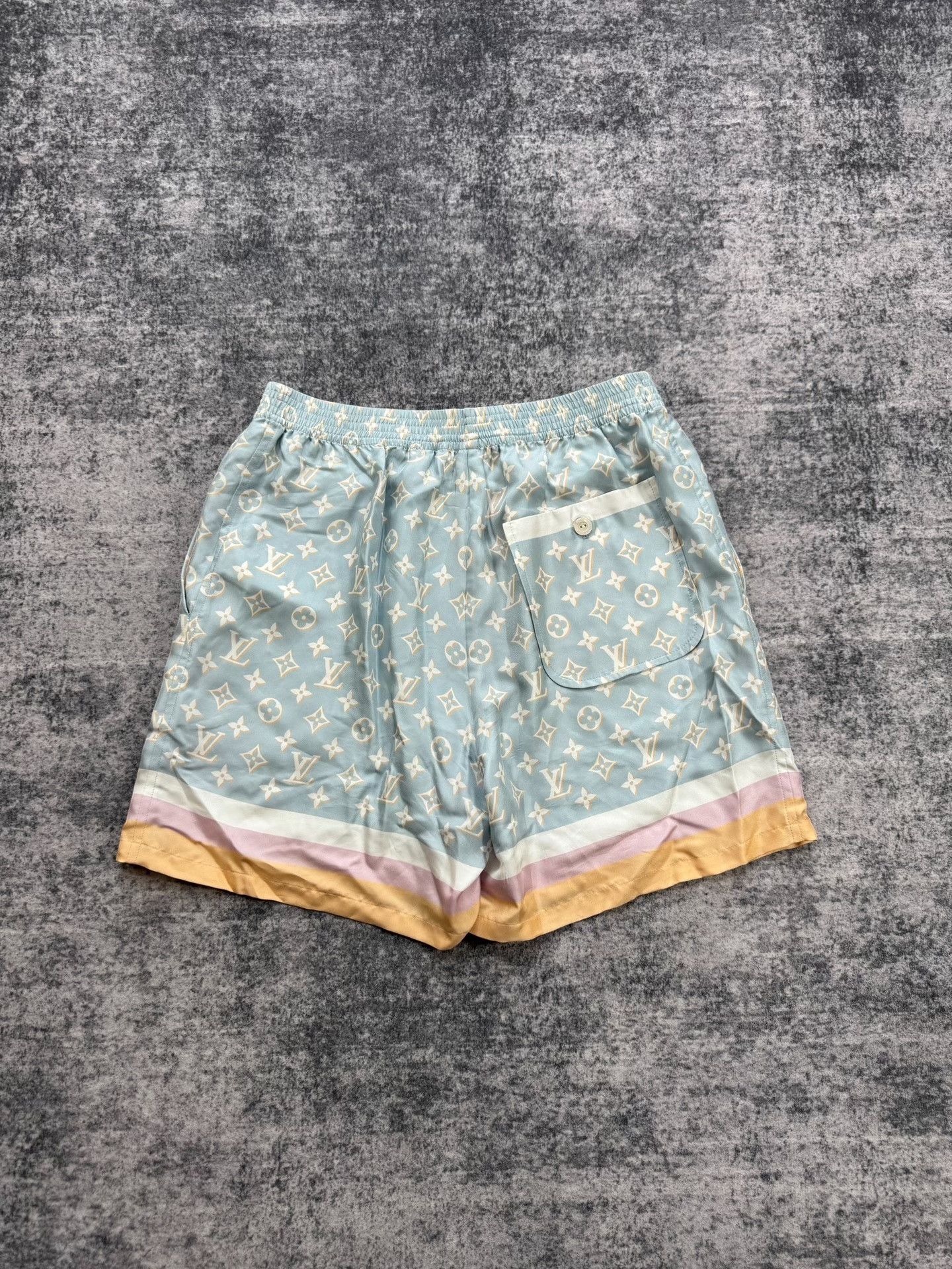 Louis Vuitton Louis Vuitton Monogram Silk Shorts Size US 34 / EU 50 - 2 Thumbnail