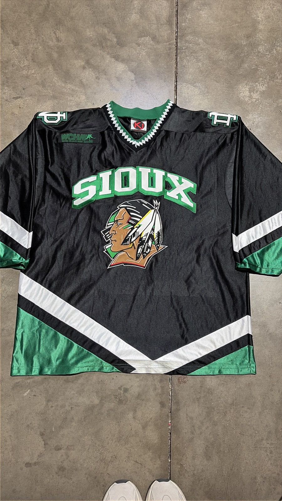 NCAA Vintage North Dakota Fighting Sioux Hockey Jersey Stafford Size US XL / EU 56 / 4 - 4 Thumbnail