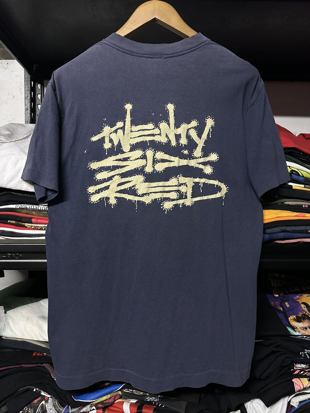 Girl Skateboards × Vintage Vintage 90s Twenty Six Red Skateboard Sun Faded Tee Size US L / EU 52-54 / 3 - 1 Thumbnail