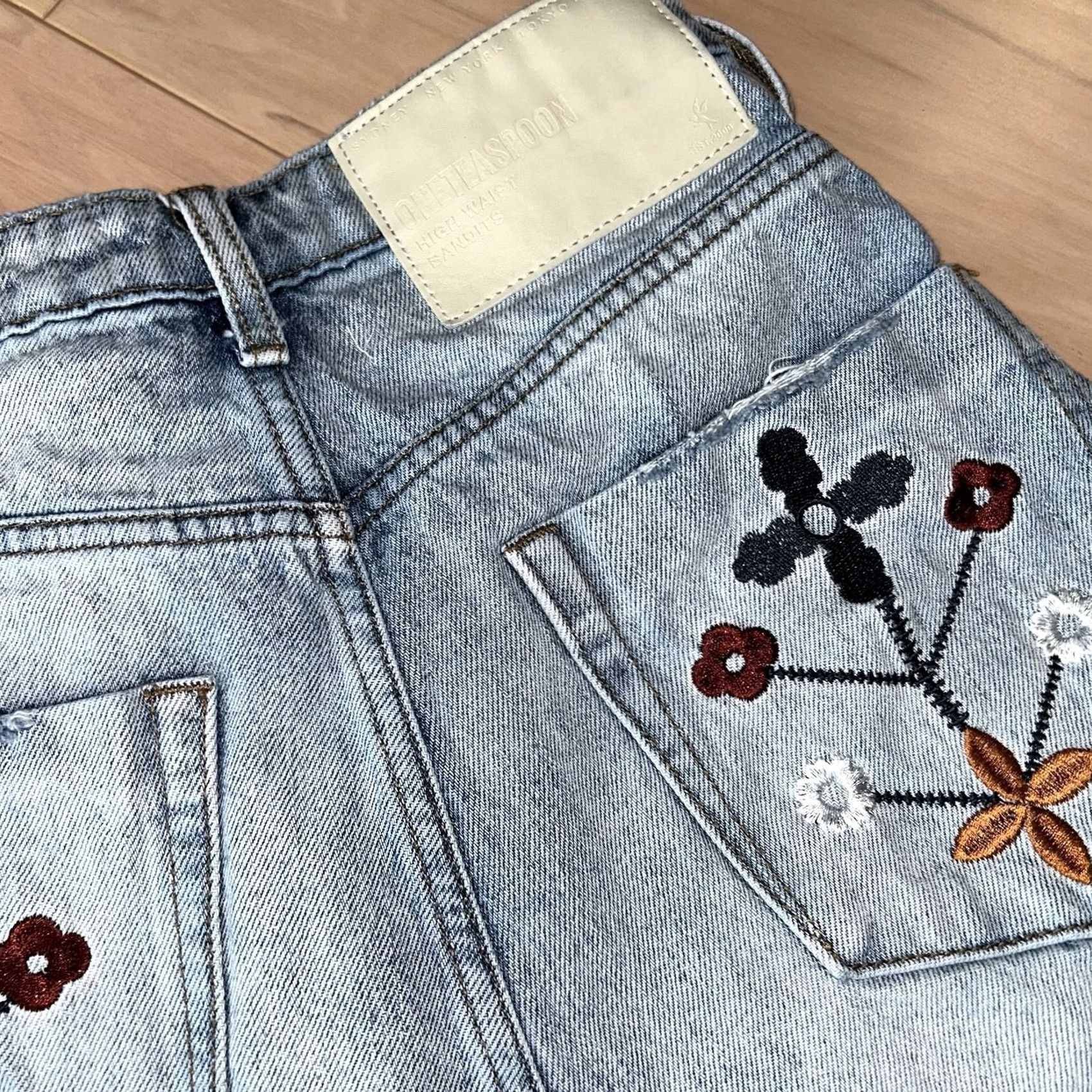 Vintage VINTAGE One Teaspoon Bandits Denim Shorts Floral Embroidered Women’s 24 Size 42" / US 20 - 3 Thumbnail