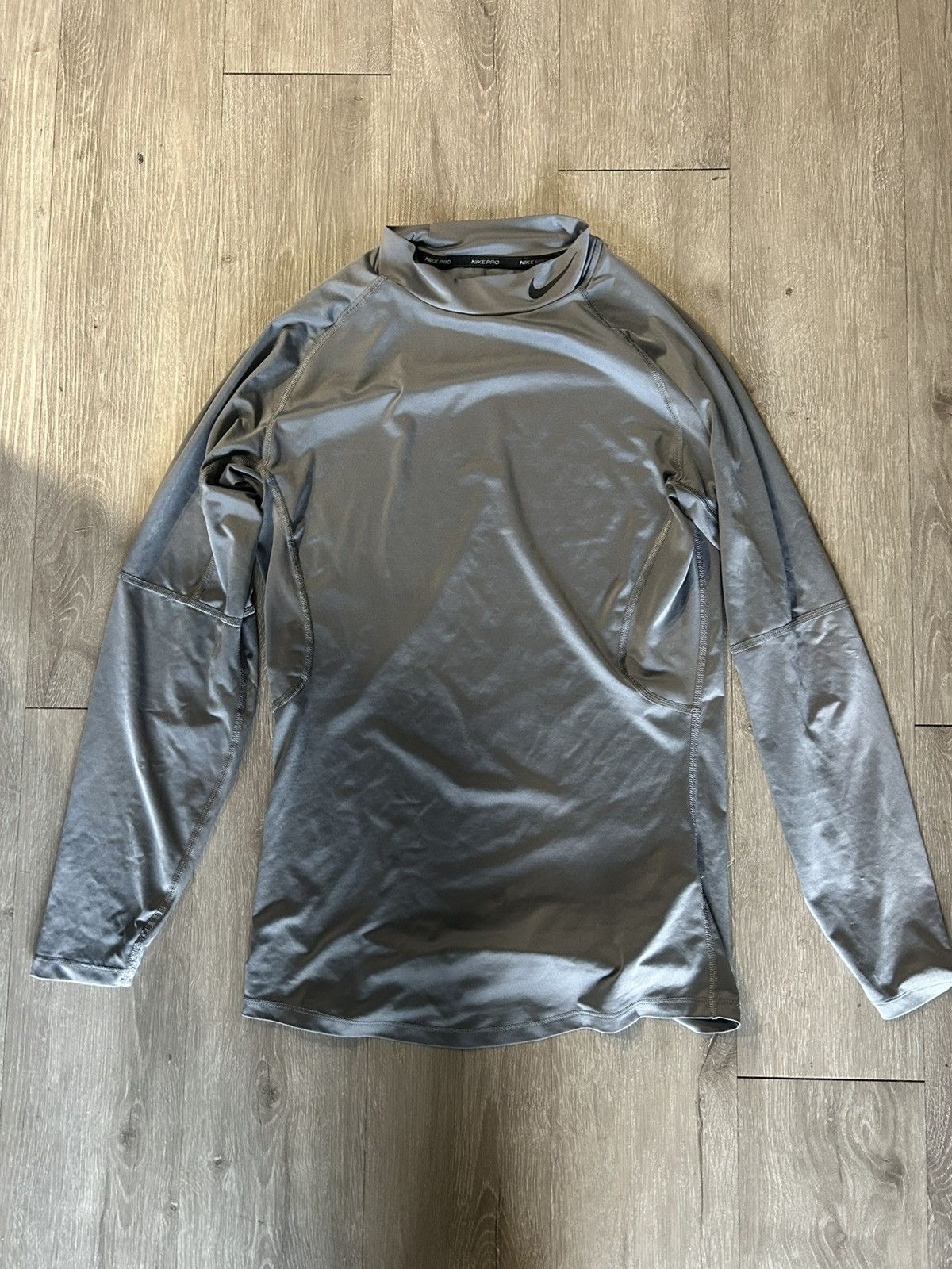 Nike Nike drifit compression long sleeve grey size medium Size US M / EU 48-50 / 2 - 1 Thumbnail