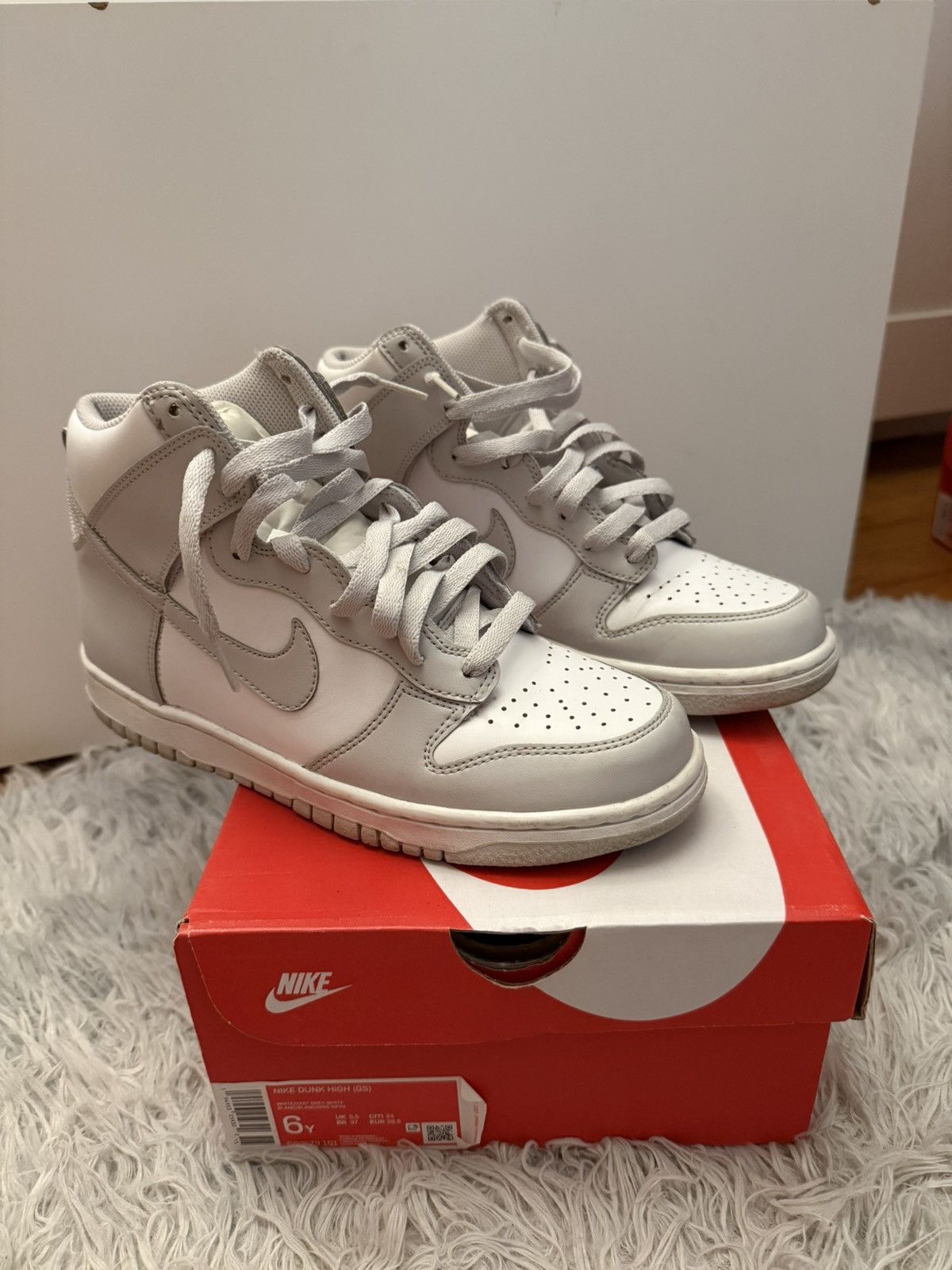 Nike Nike Dunk High GS Size US 6 / EU 39 - 8 Thumbnail
