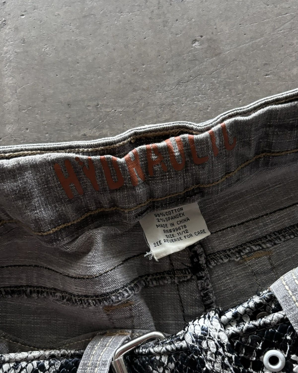 14th Addiction × Japanese Brand × KMRii 2000s Hydraulic Washed Grey Flared Denim Pants Size US 30 / EU 46 - 4 Thumbnail