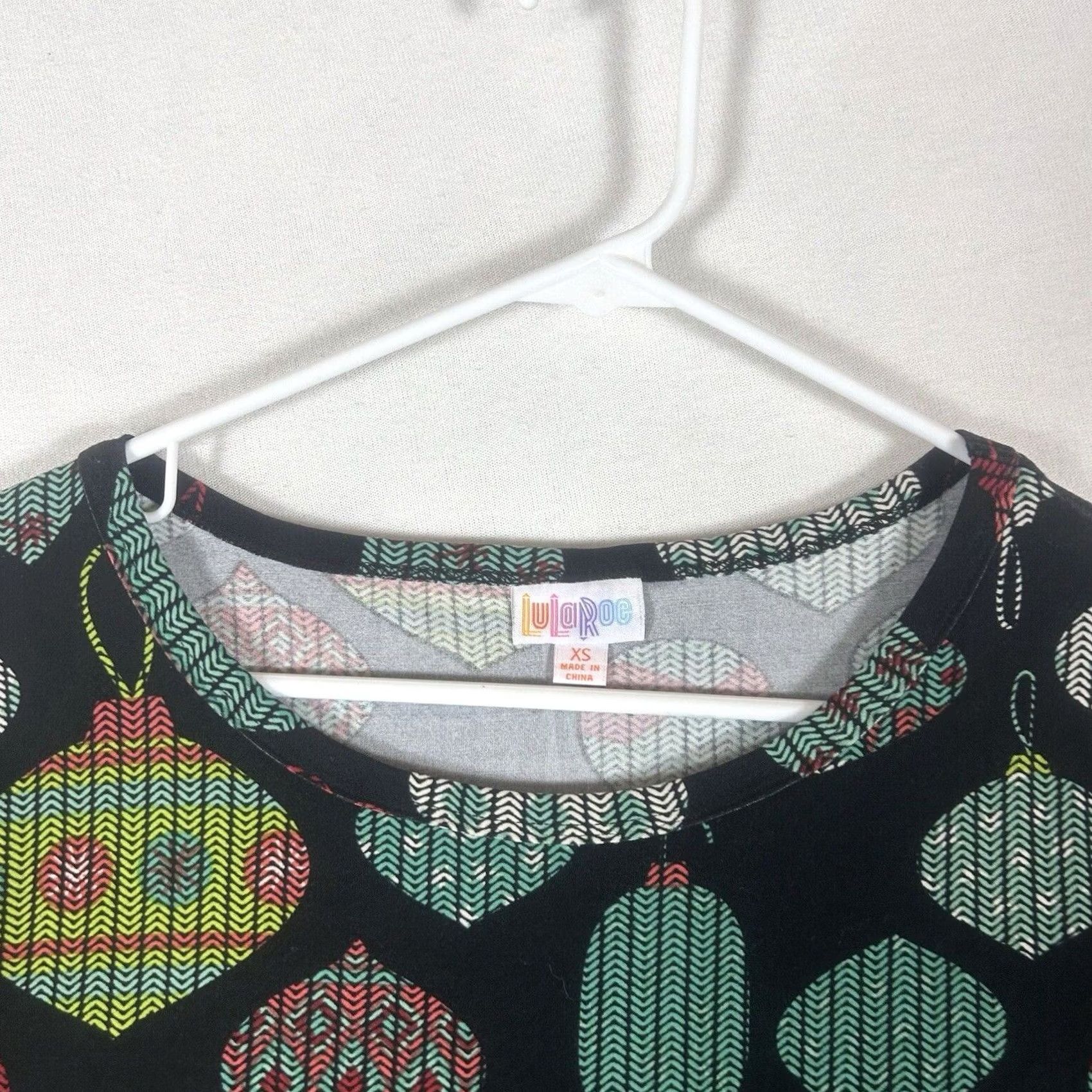 Vintage Lularoe NWT Christmas Gigi Short Sleeve Shirt Womens XS Black T-Shirt NWT Size XS / US 0-2 / IT 36-38 - 4 Thumbnail