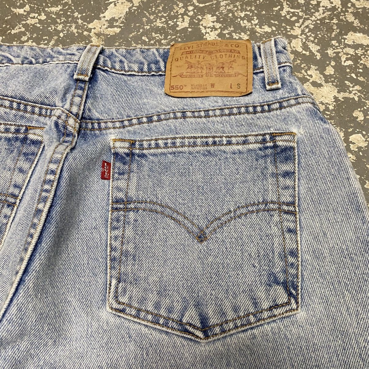 Japanese Brand × Levi's × Vintage Vintage Levis 550 Light Wash Relaxed Fit Denim Jeans 90s Size US 31 - 12 Thumbnail