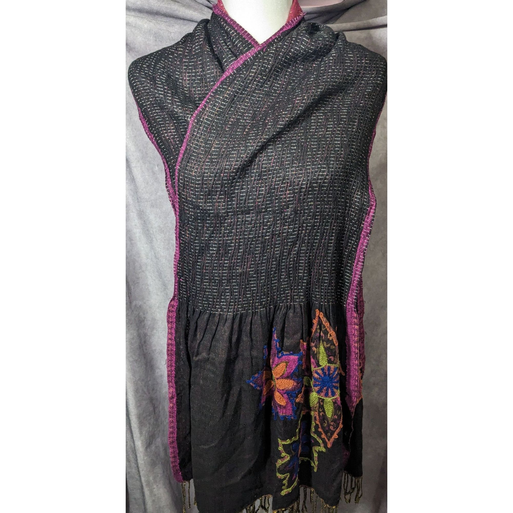 Other Vintage Bohemian Grey And Pink Floral Embroidered Scarf Size ONE SIZE - 11 Thumbnail