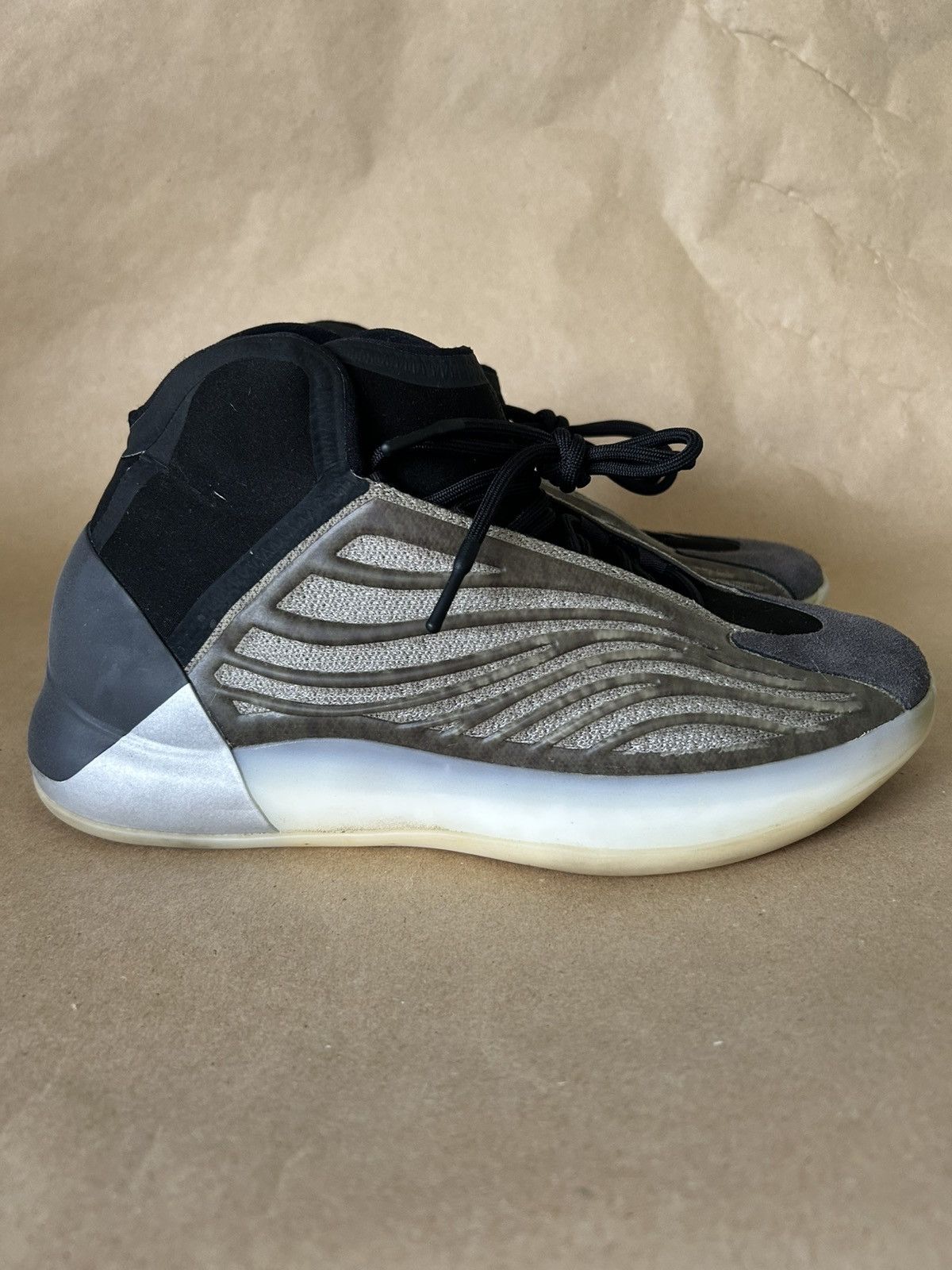 Adidas × Kanye West Adidas Yeezy QNTM Barium Size 11.5 Size US 11.5 / EU 44-45 - 4 Thumbnail