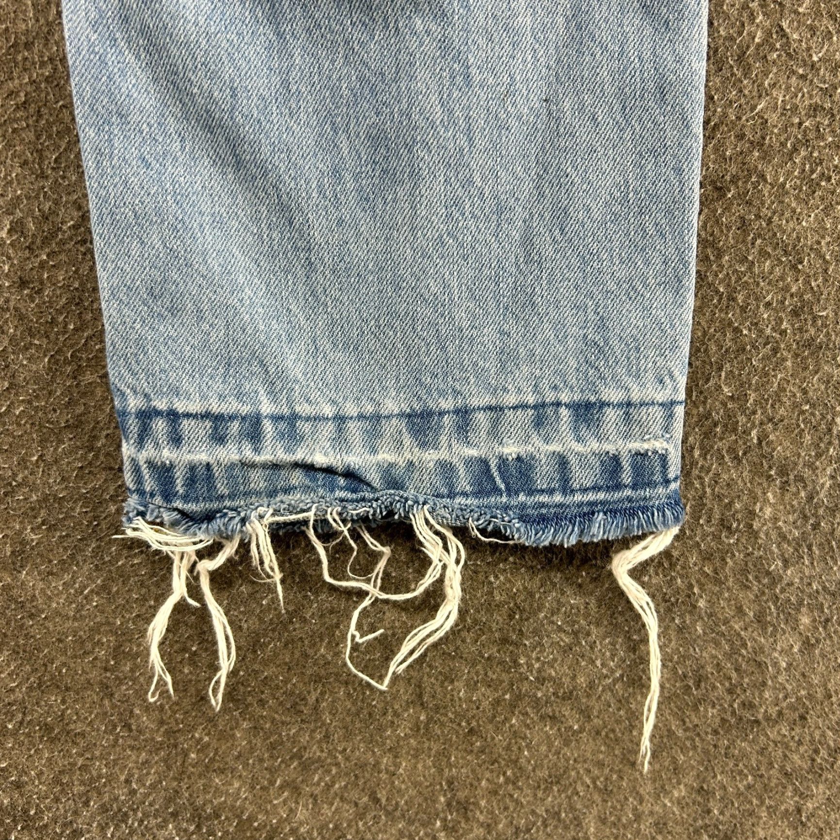Levi's Levis Jeans Womens 25x30 Blue Straight Relaxed Light Distressed Zipper Denim 30in Inseam Size 42" / US 20 - 5 Thumbnail