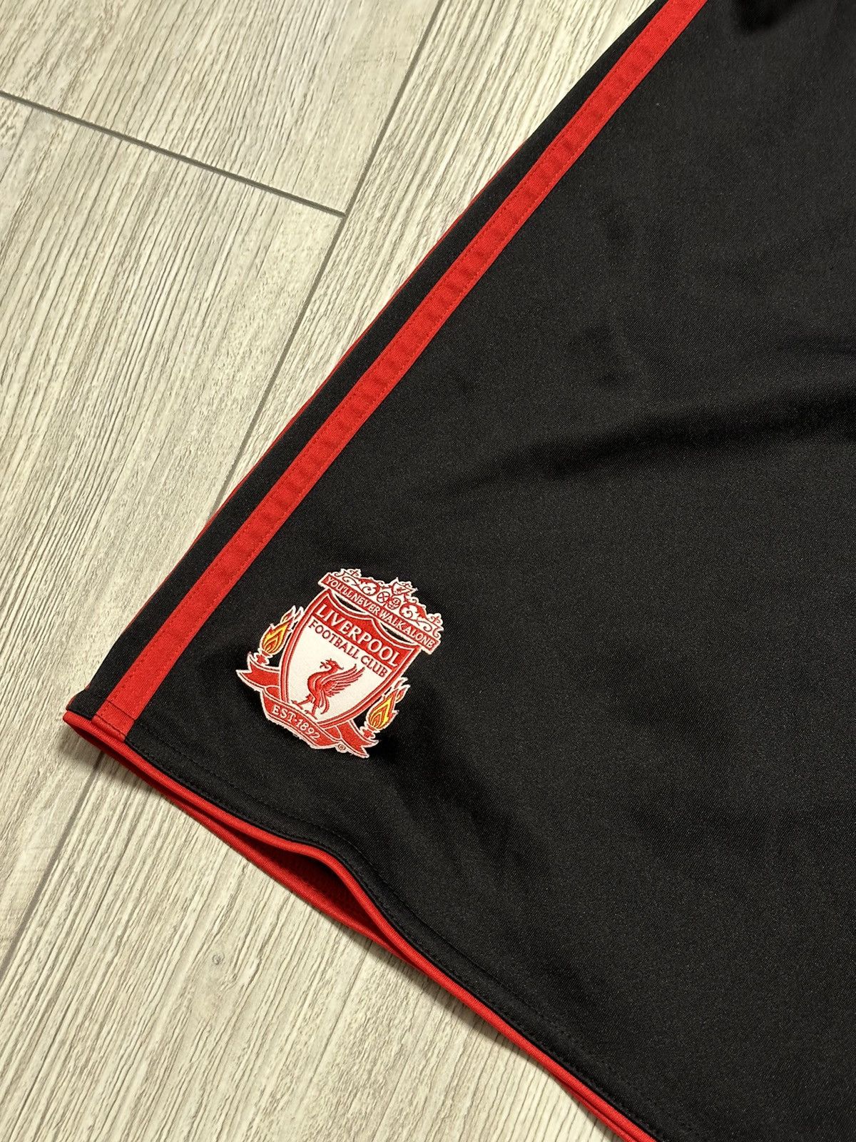 Vintage Vintage Adidas Liverpool Football Soccer Shorts Size US 32 / EU 48 - 2 Thumbnail