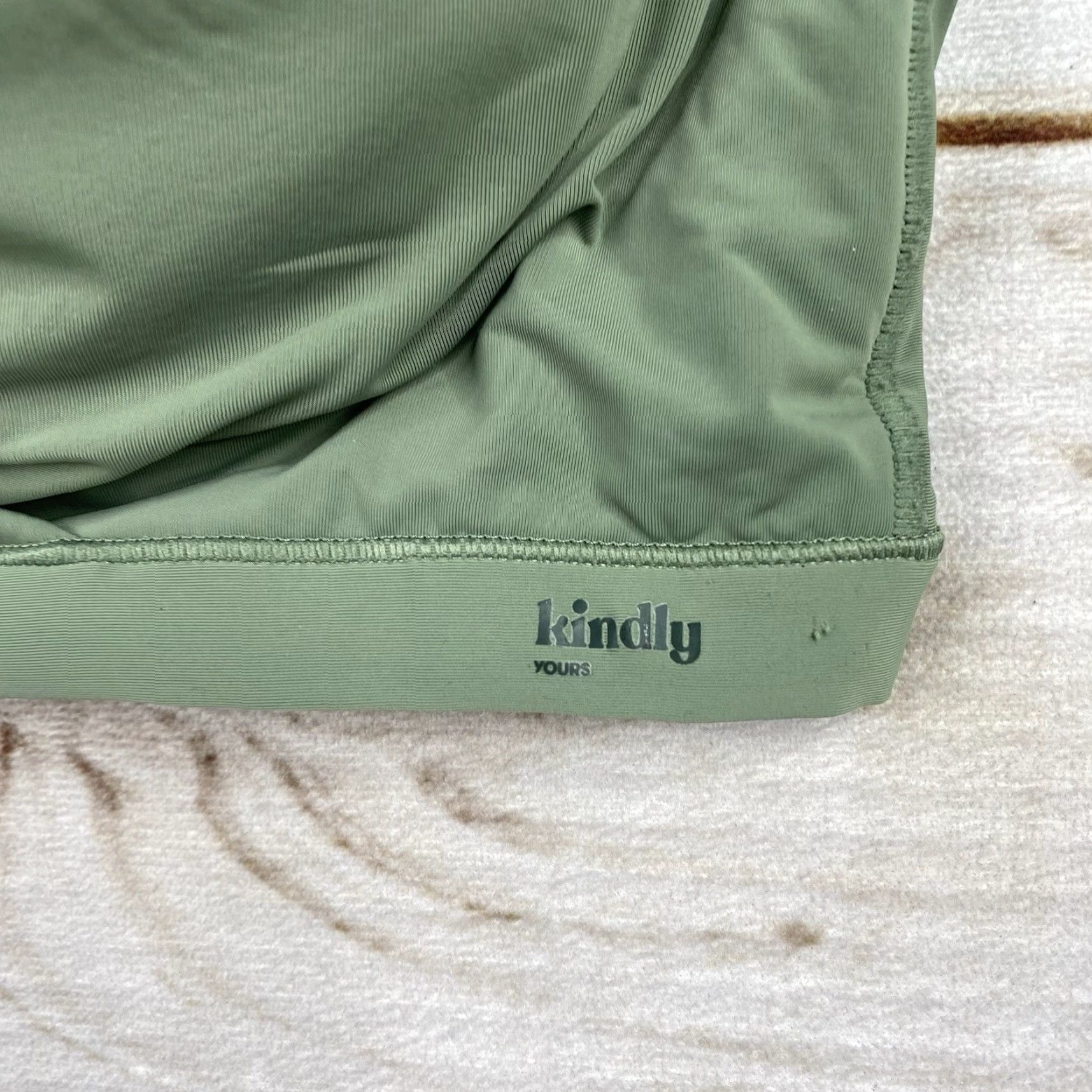Vintage Kindly XXL Green Wireless Cross Over Hybrid Sea Spray Bra - T-Shirt Style, Convertible, Adjustable Strap, White? Size ONE SIZE - 2 Thumbnail