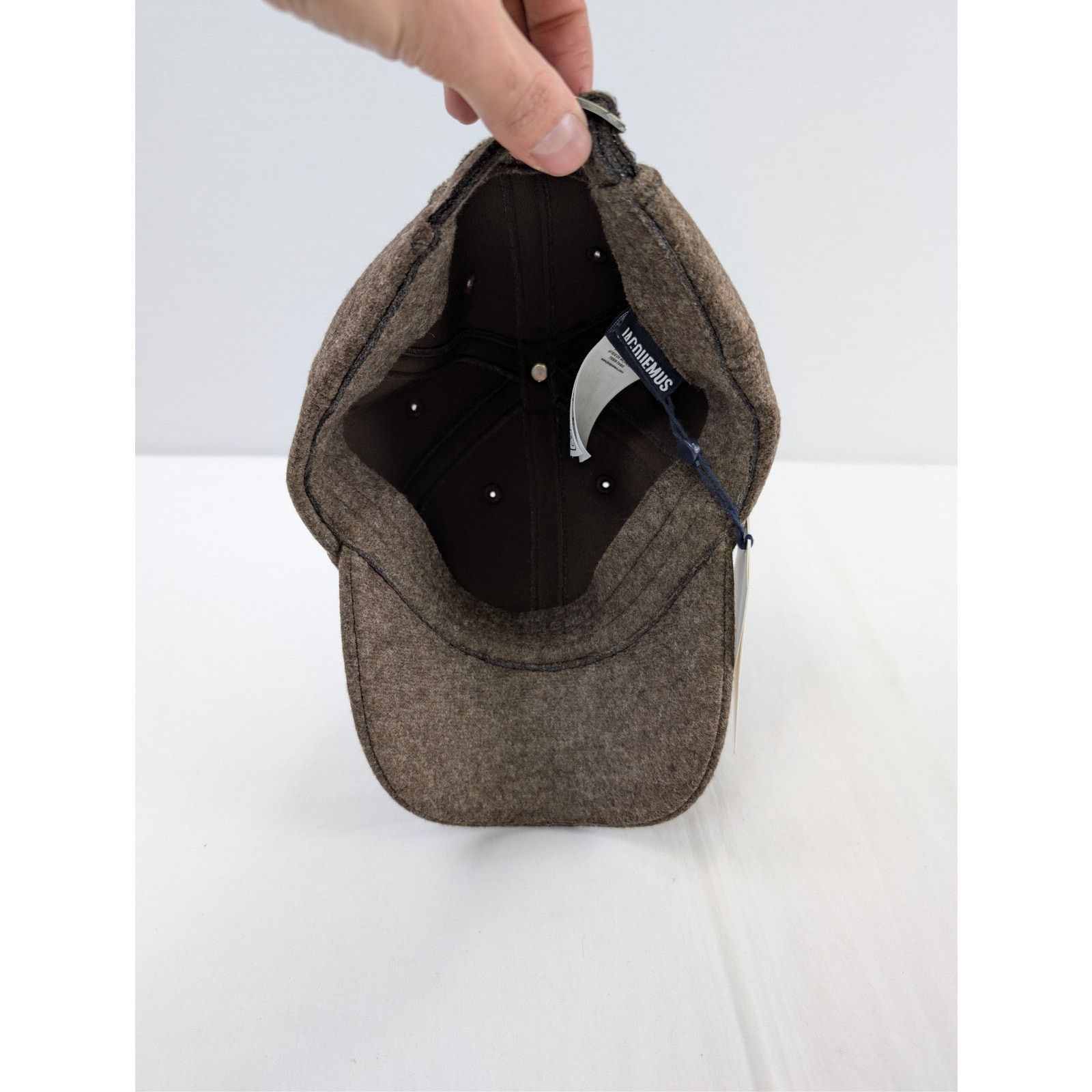 Jacquemus o1rshd1 Size: 56 / LA Casquette Cap / Hat in Dark Brown Size ONE SIZE - 9 Thumbnail