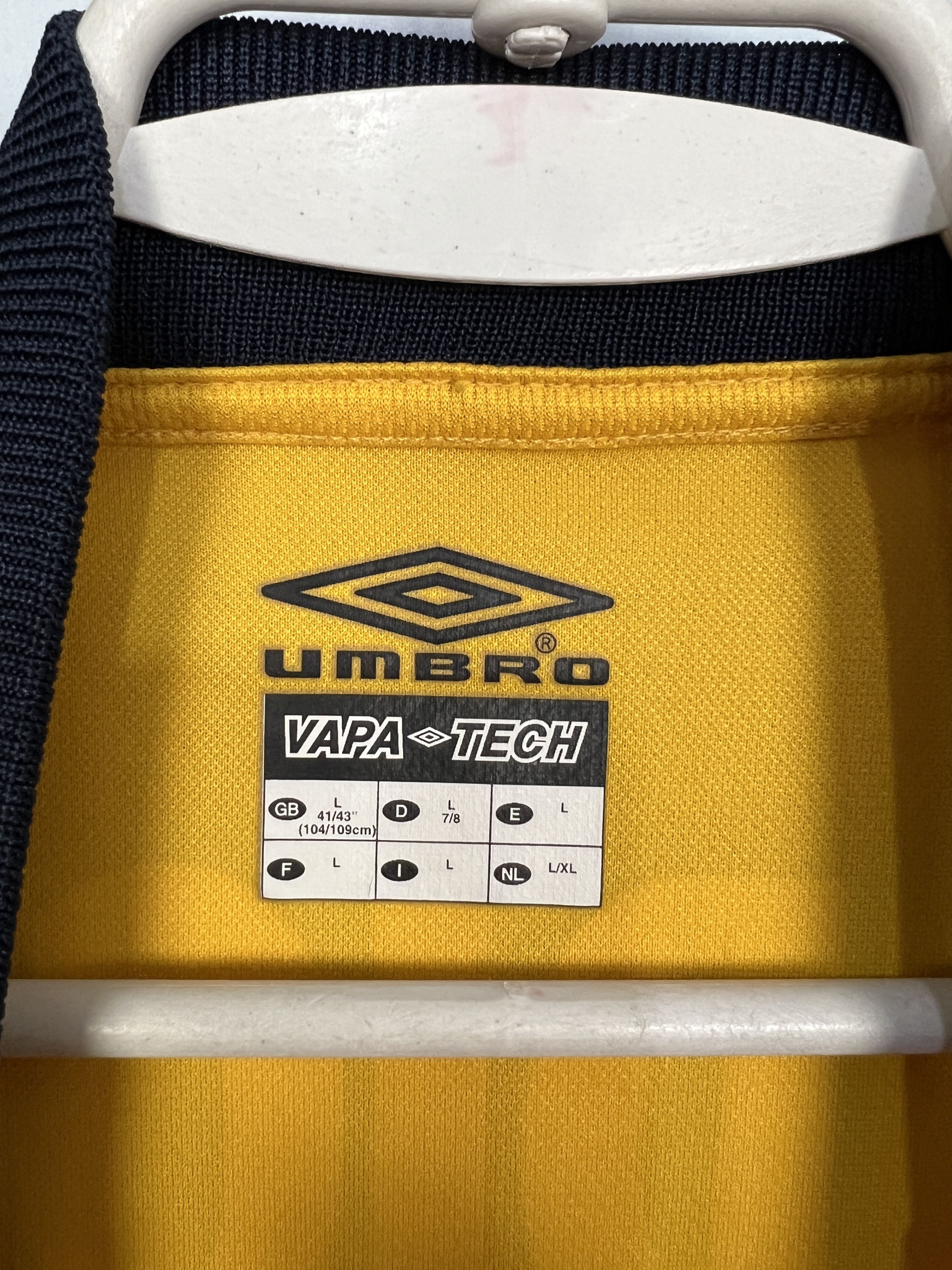 Umbro Chelsea Goalkeeper football shirt 2002 #23 Cudicini Umbro Size US L / EU 52-54 / 3 - 10 Thumbnail