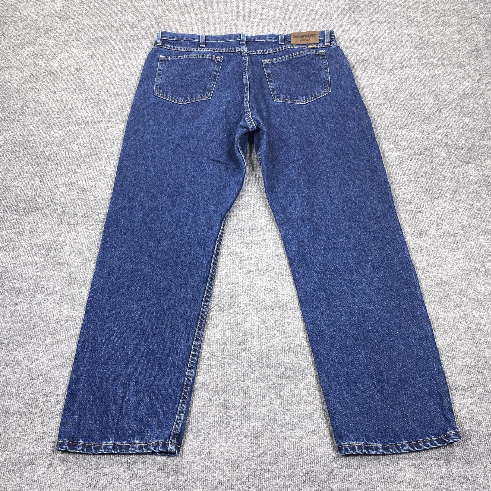 Wrangler Wrangler Jeans Mens 40x30 Blue Regular Fit Straight Leg Denim Medium Wash Jeans Mens 40x30 Blue Regular Fit Straight Leg Denim Medium Wash Size US 40 / EU 56 - 2 Thumbnail