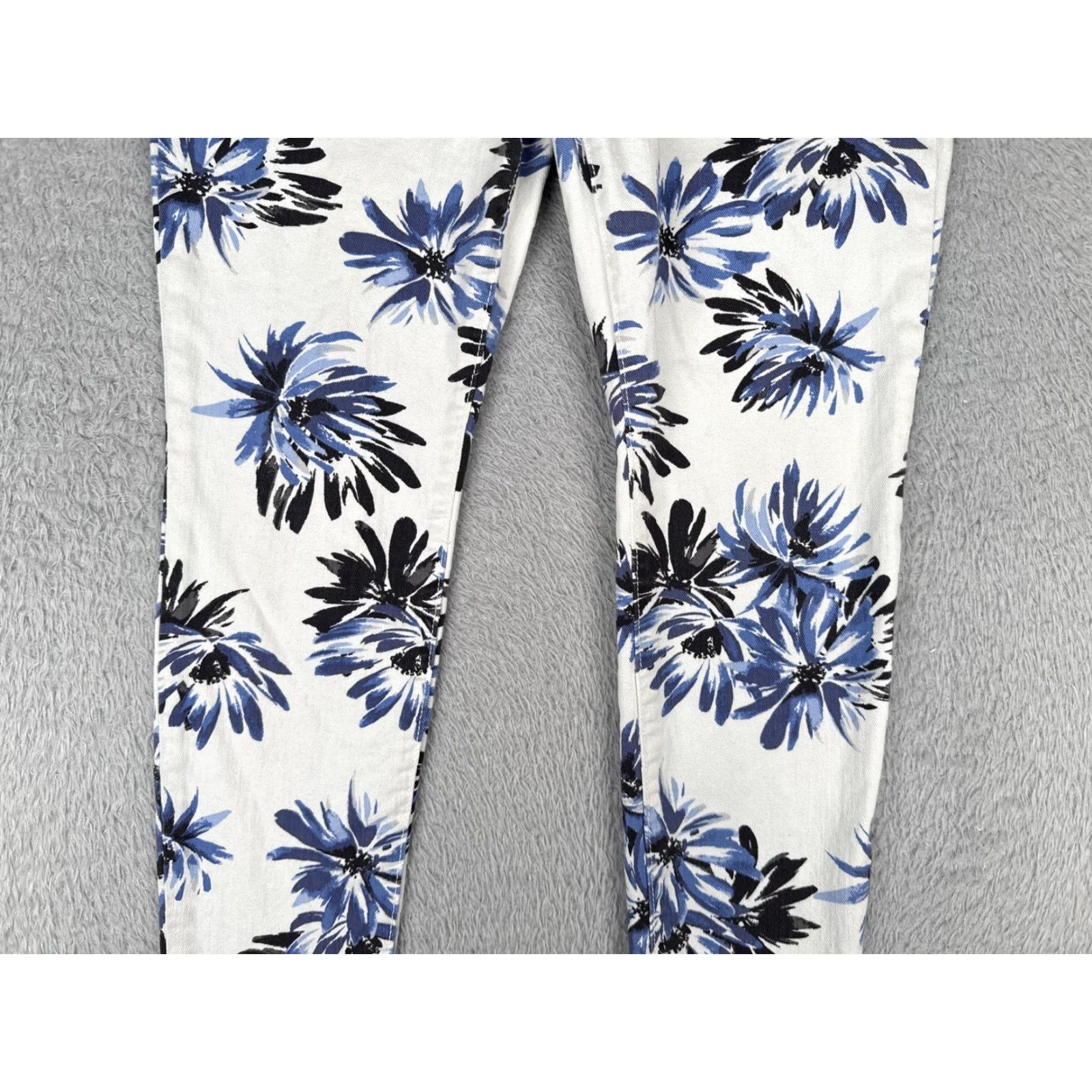 Gap Gap Legging Pants Womens 8 Jeans 29R White Blue Black Floral Print Cotton Stretch Size 30" / US 8 / IT 44 - 3 Thumbnail