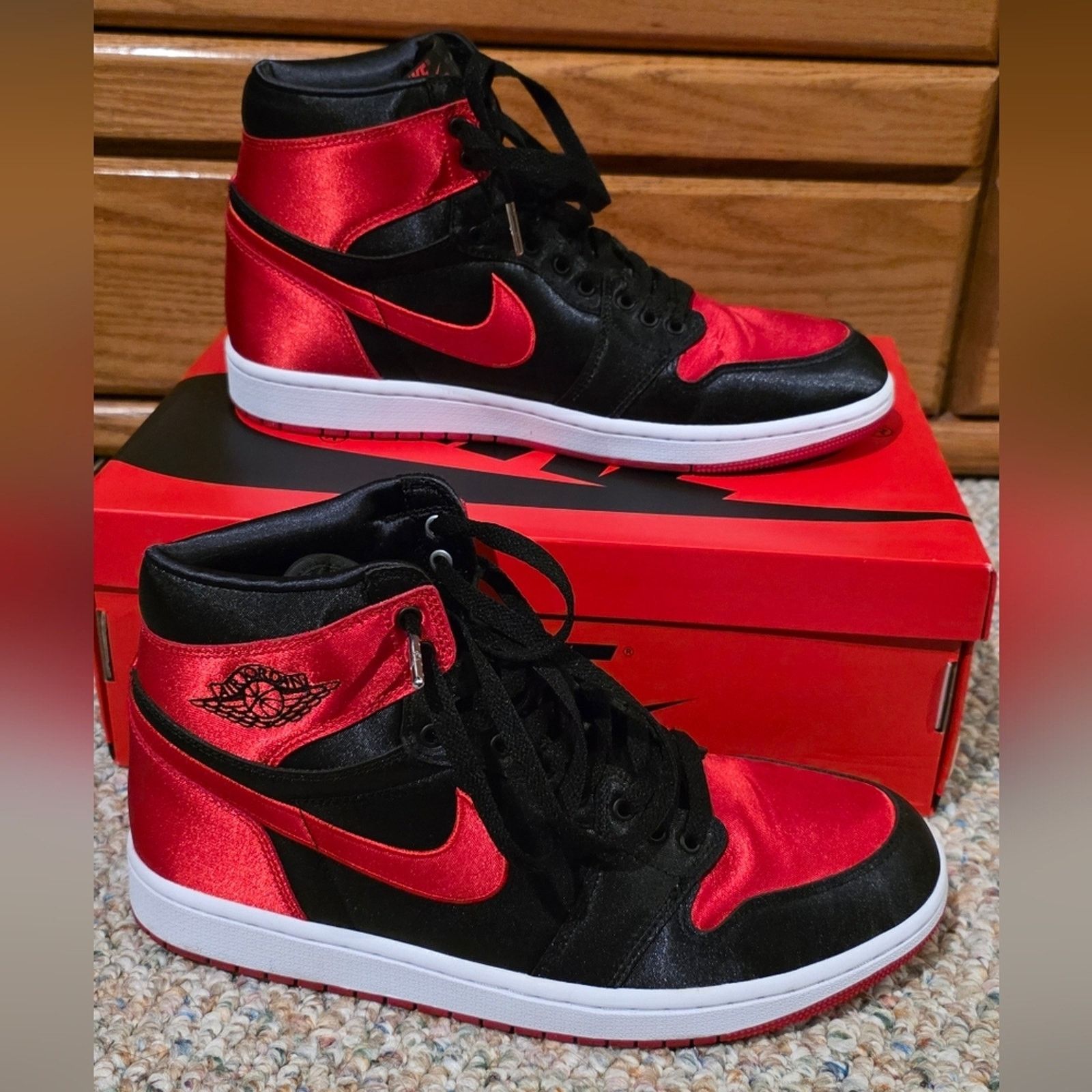 Nike Nike Air Jordan 1 Retro High OG Satin Bred 11.5W/10M Size US 11.5 / IT 41.5 - 1 Thumbnail