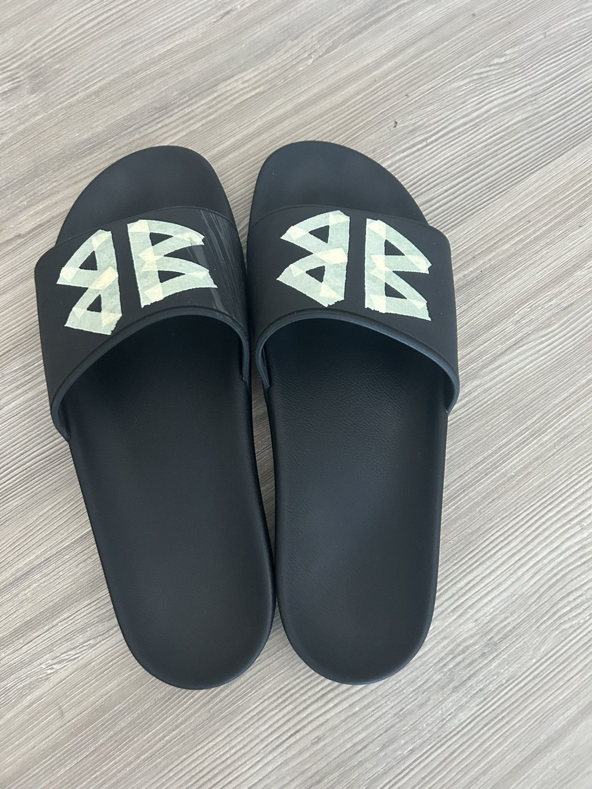 Balenciaga Black tape Balenciaga pool slides Size US 11 / EU 44 - 1 Thumbnail