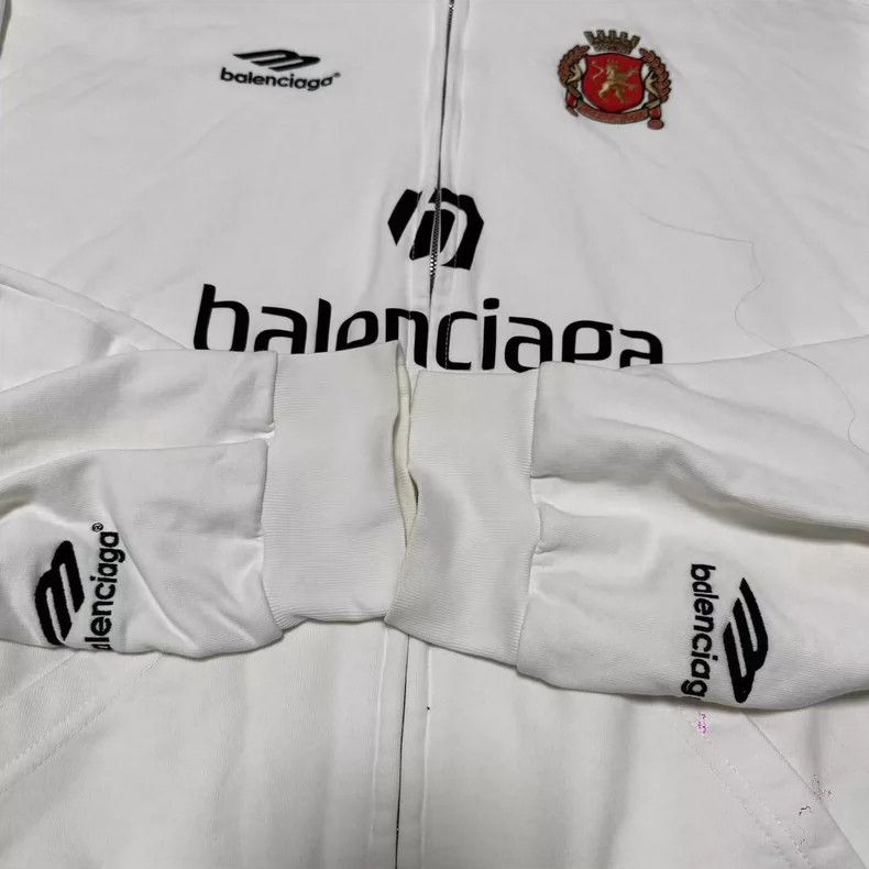Balenciaga Balenciaga Embroidered Manchester United zipper sweater Size US L / EU 52-54 / 3 - 4 Thumbnail