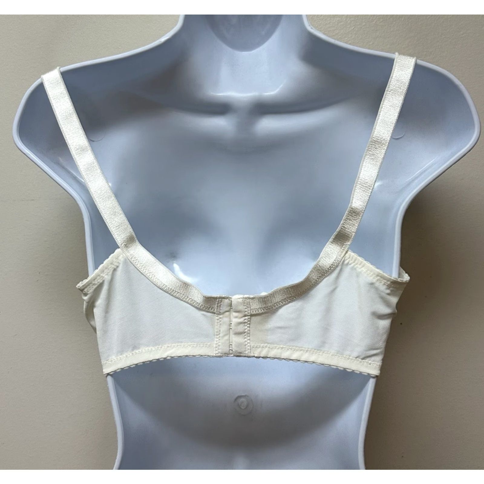 Vintage VINTAGE Wacoal Sheer Lace Nylon Bullet Bra 34DD NEW NOS Size ONE SIZE - 4 Thumbnail