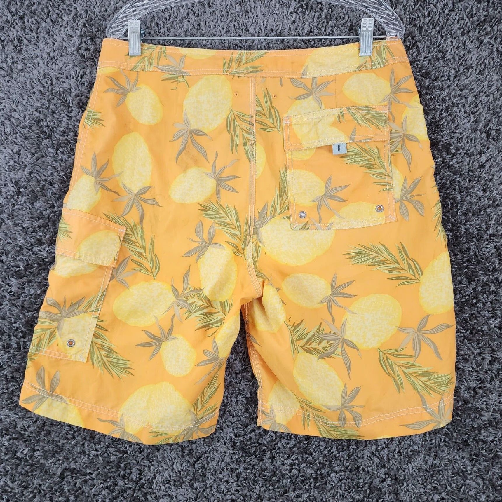 Banana Republic Banana Republic Shorts Mens Orange Fruit Board Shorts 34 Regular Size US 34 / EU 50 - 6 Thumbnail