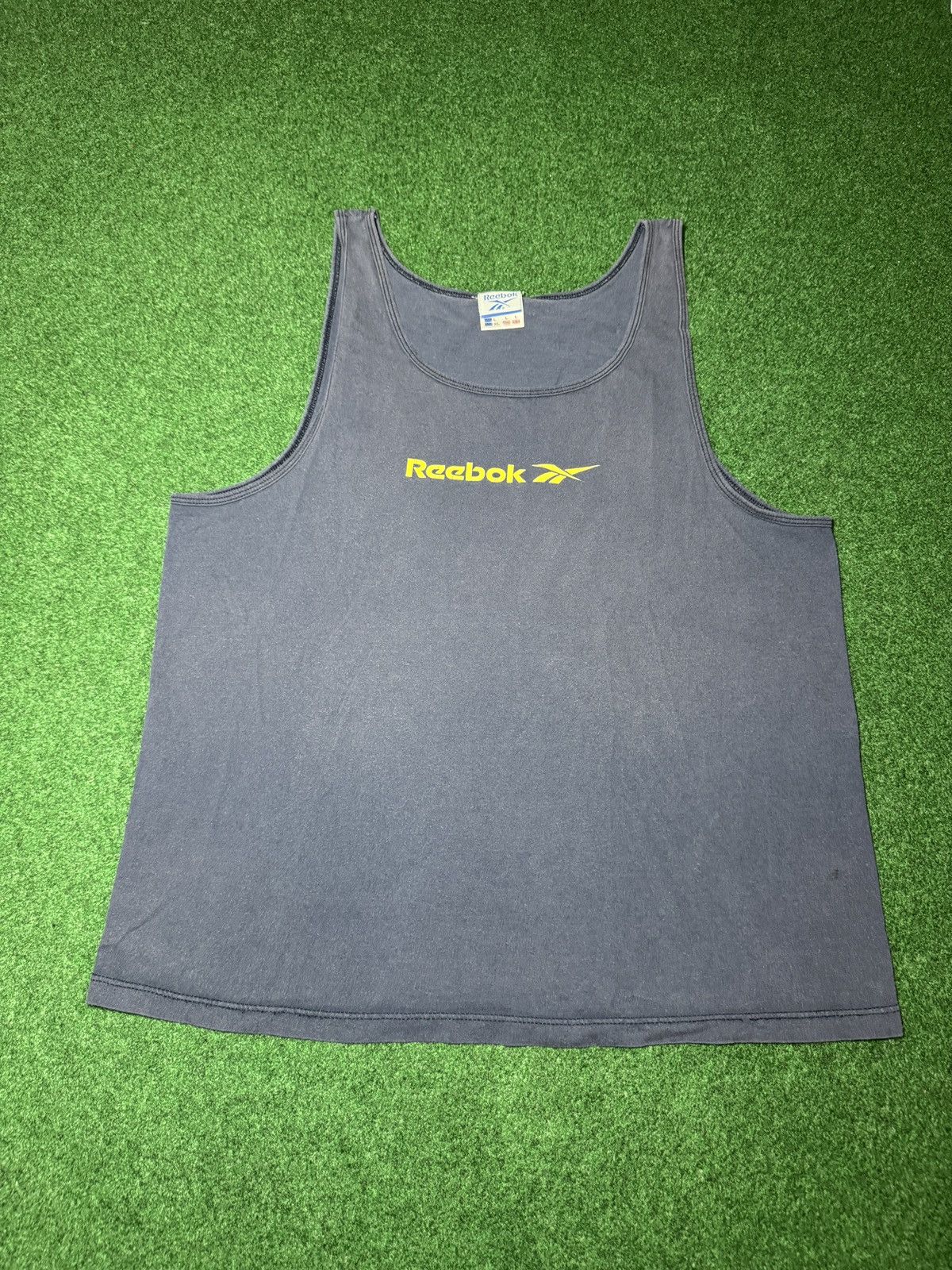 Reebok Reebok Vintage Tank Top L/XL 90s Y2K Faded Sleeveless 23x29 Size US L / EU 52-54 / 3 - 1 Thumbnail